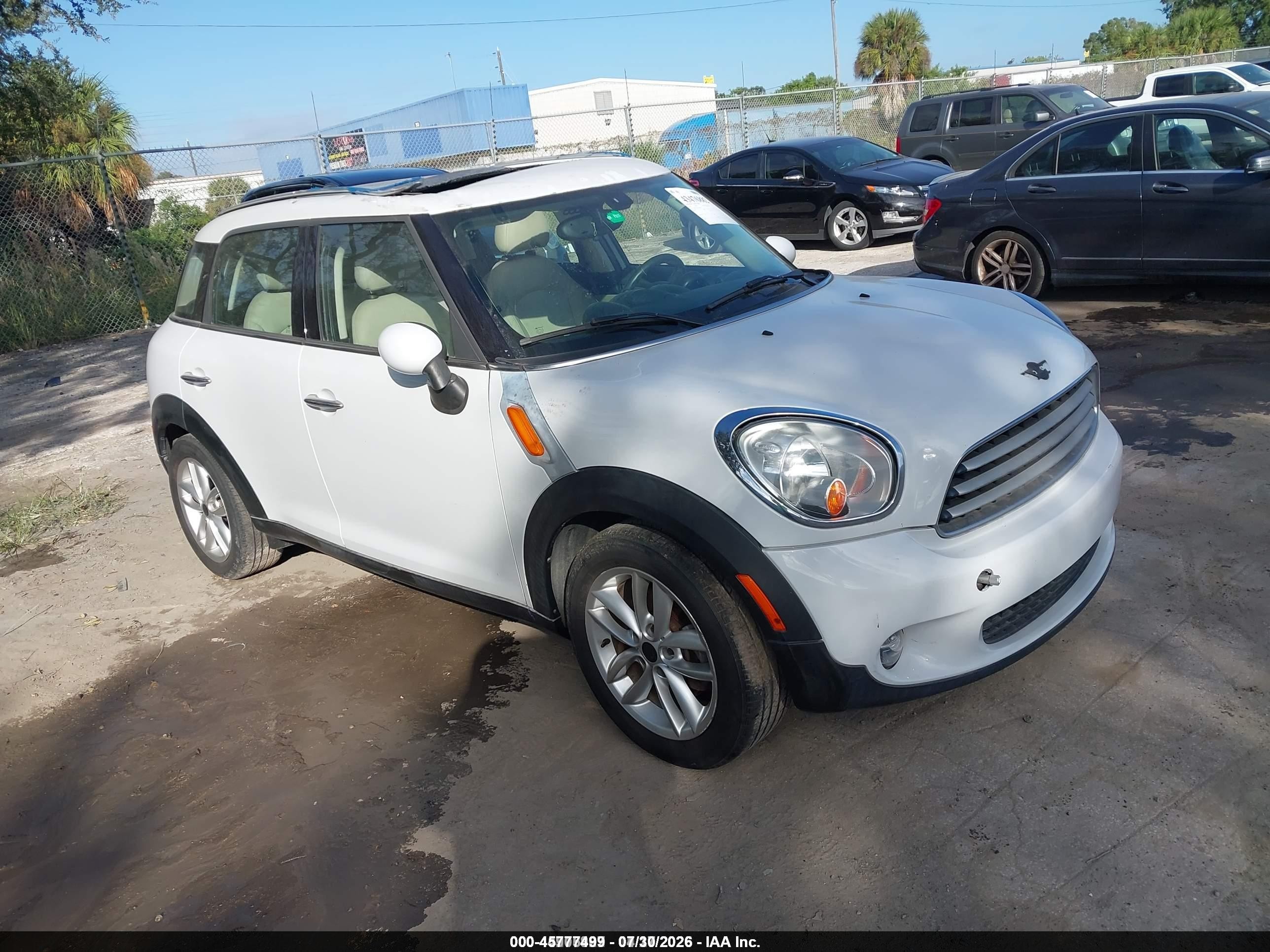 2014 Mini Countryman Cooper White vin: WMWZB3C53EWR40773