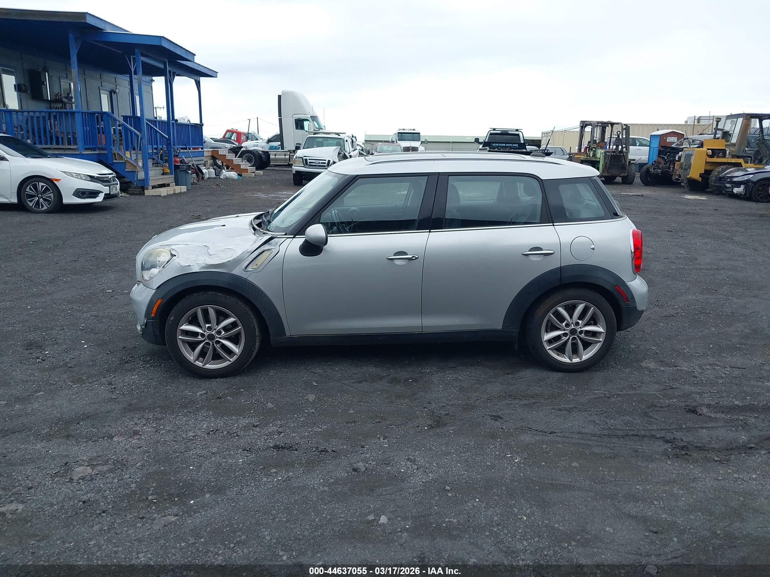 2011 Mini Cooper Countryman   Silver vin: WMWZB3C54BWH94530