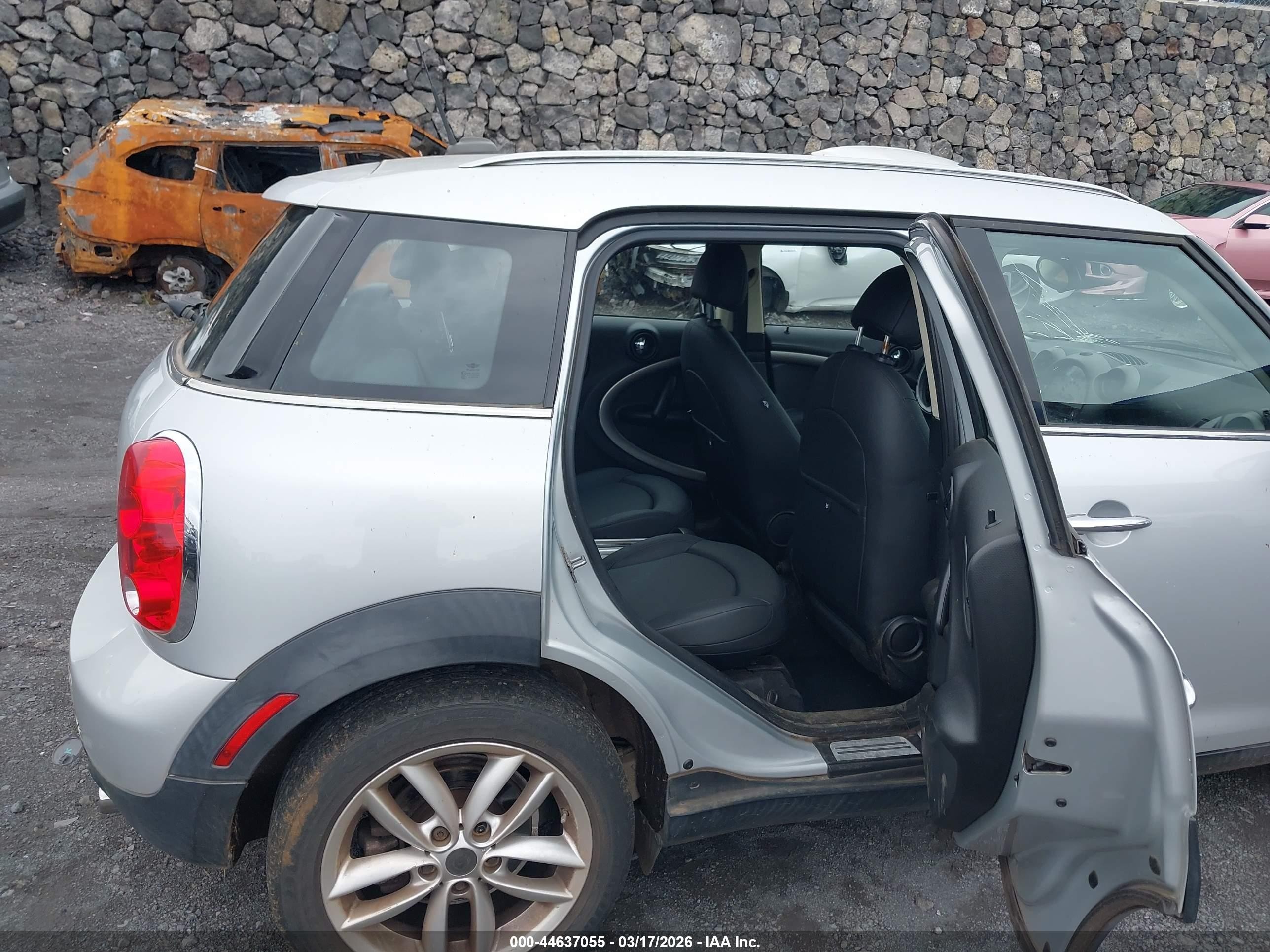 2011 Mini Cooper Countryman   Silver vin: WMWZB3C54BWH94530
