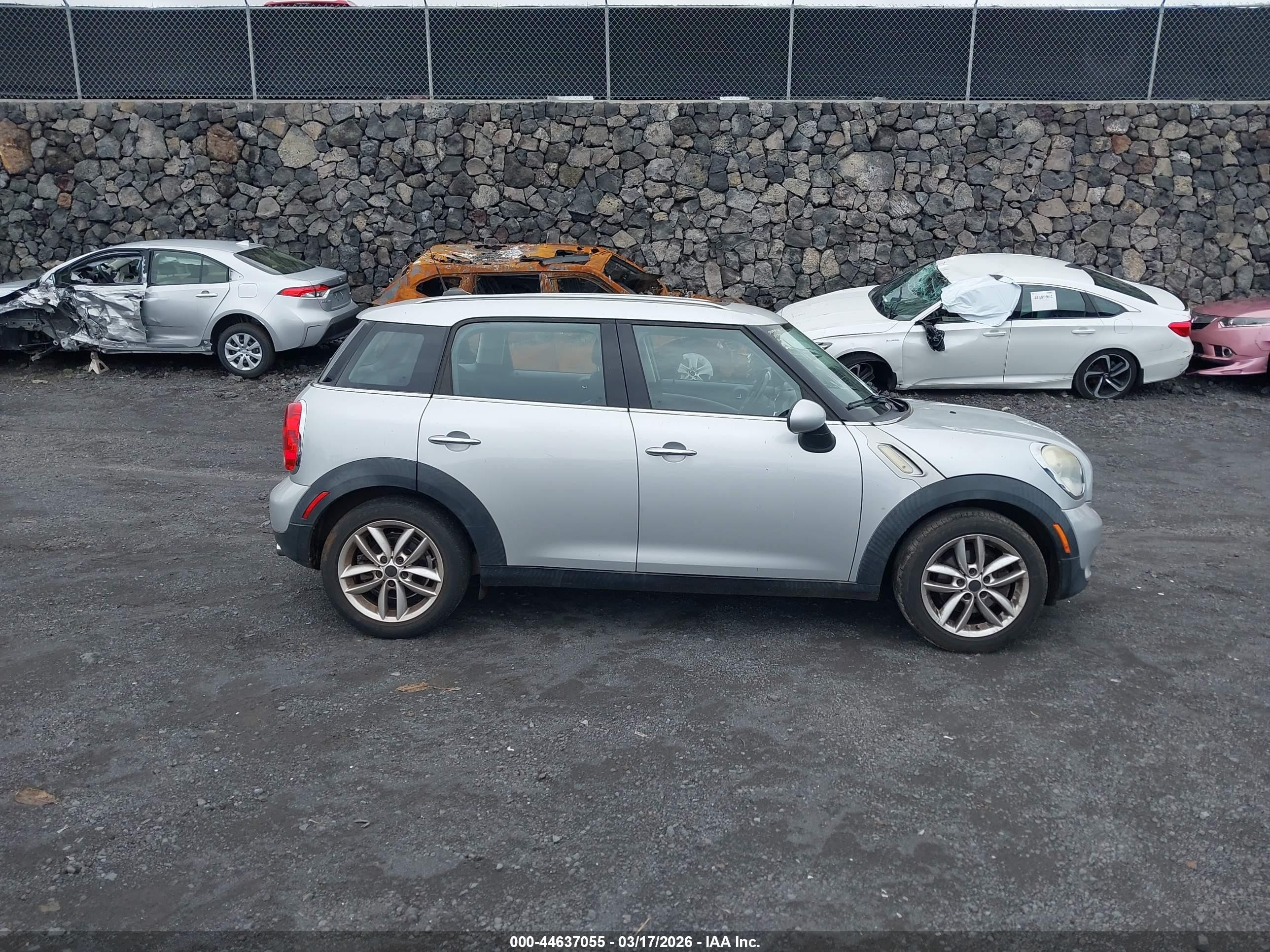 2011 Mini Cooper Countryman   Silver vin: WMWZB3C54BWH94530