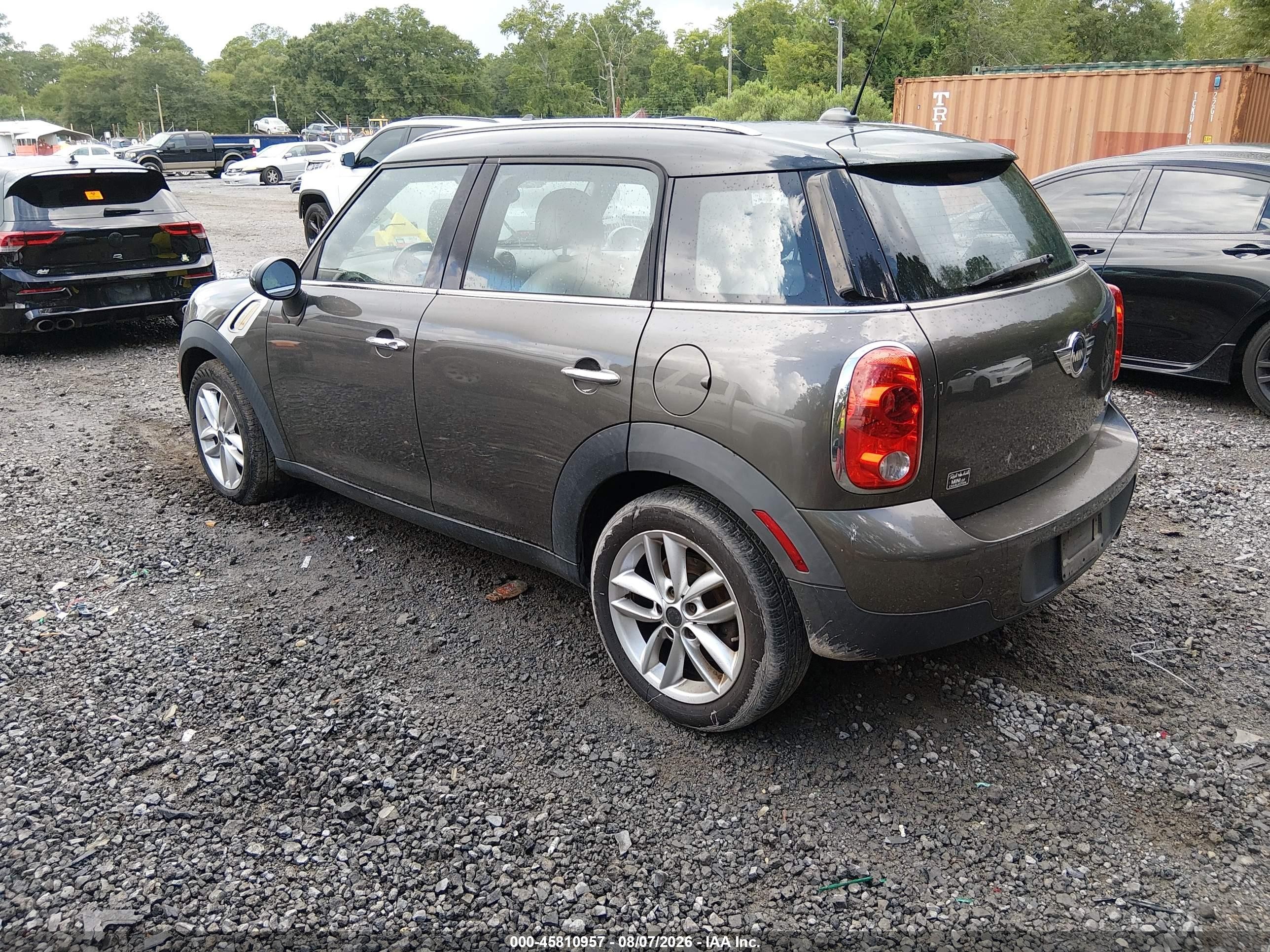 2011 Mini Cooper Countryman   Beige vin: WMWZB3C54BWM01333