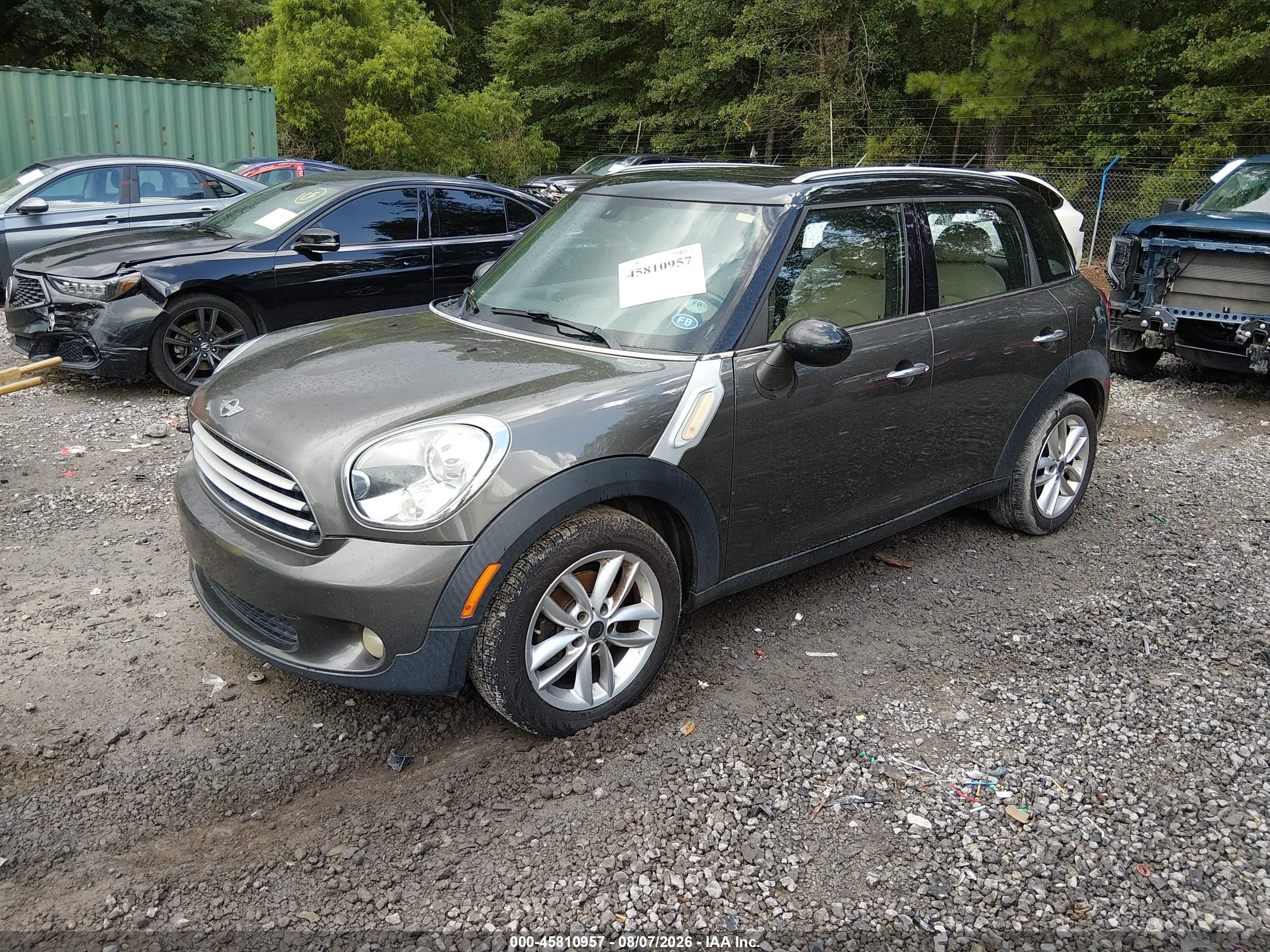 2011 Mini Cooper Countryman   Beige vin: WMWZB3C54BWM01333