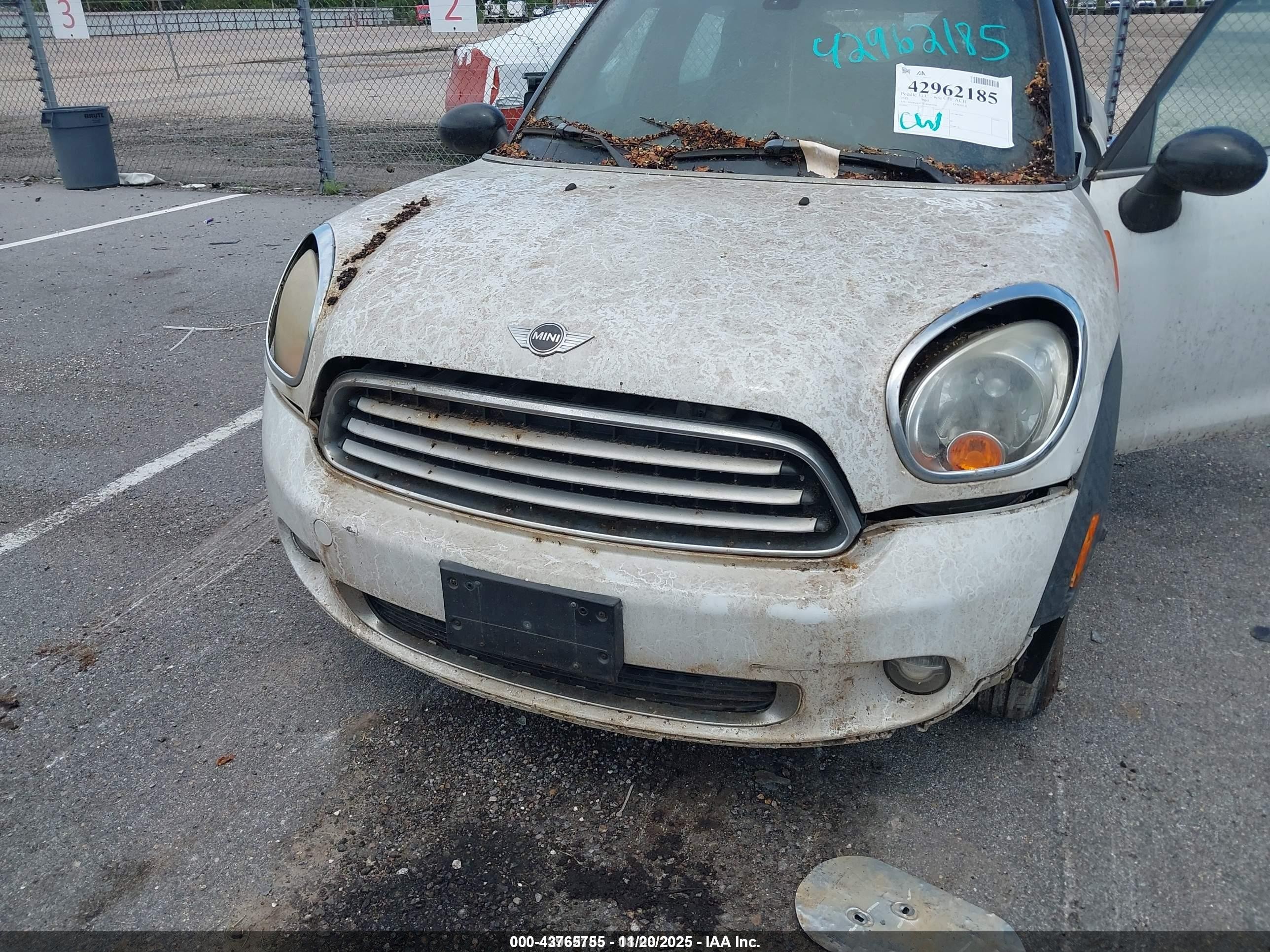 2012 Mini Cooper Countryman   White vin: WMWZB3C54CWM05948