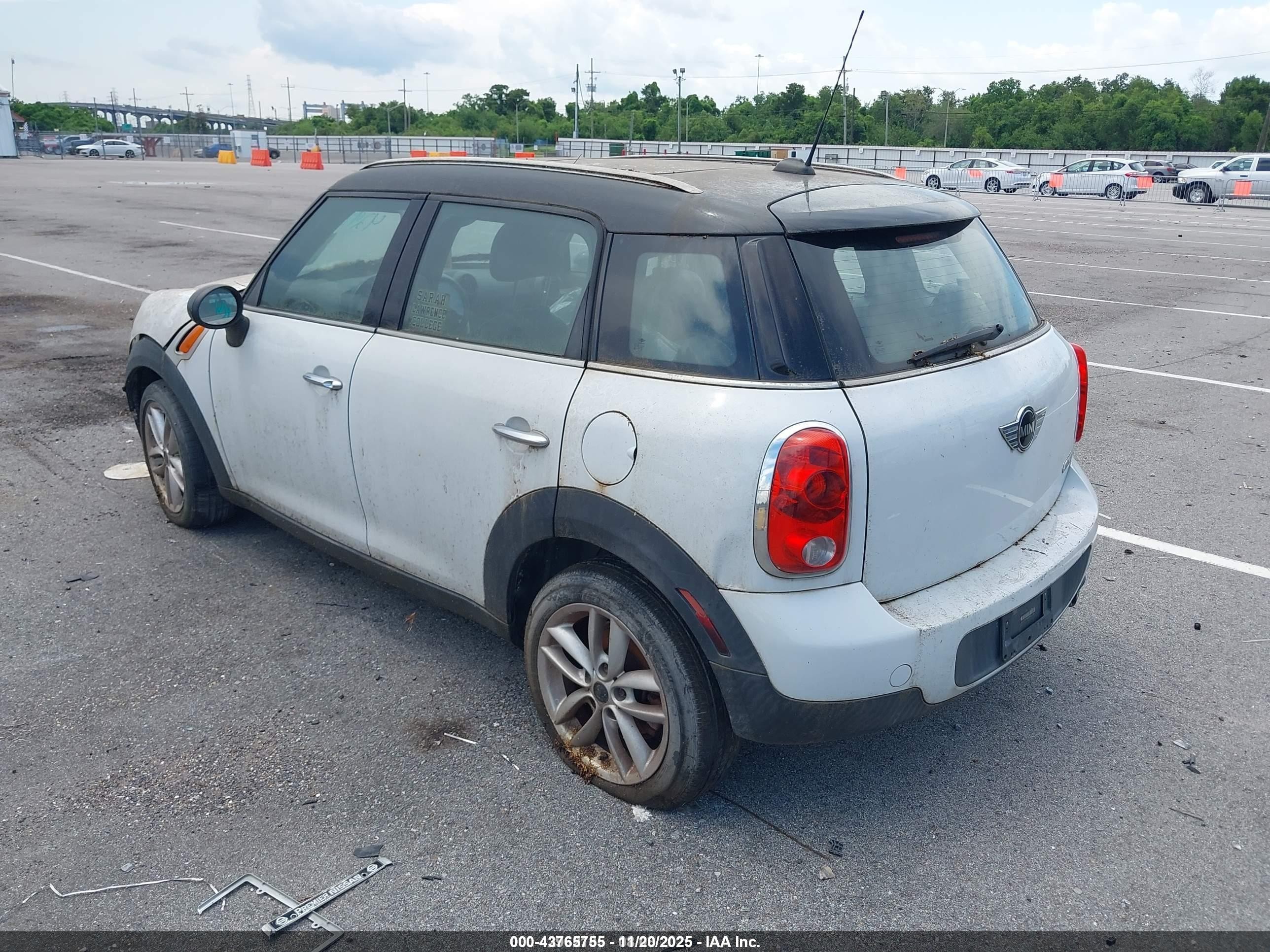 2012 Mini Cooper Countryman   White vin: WMWZB3C54CWM05948
