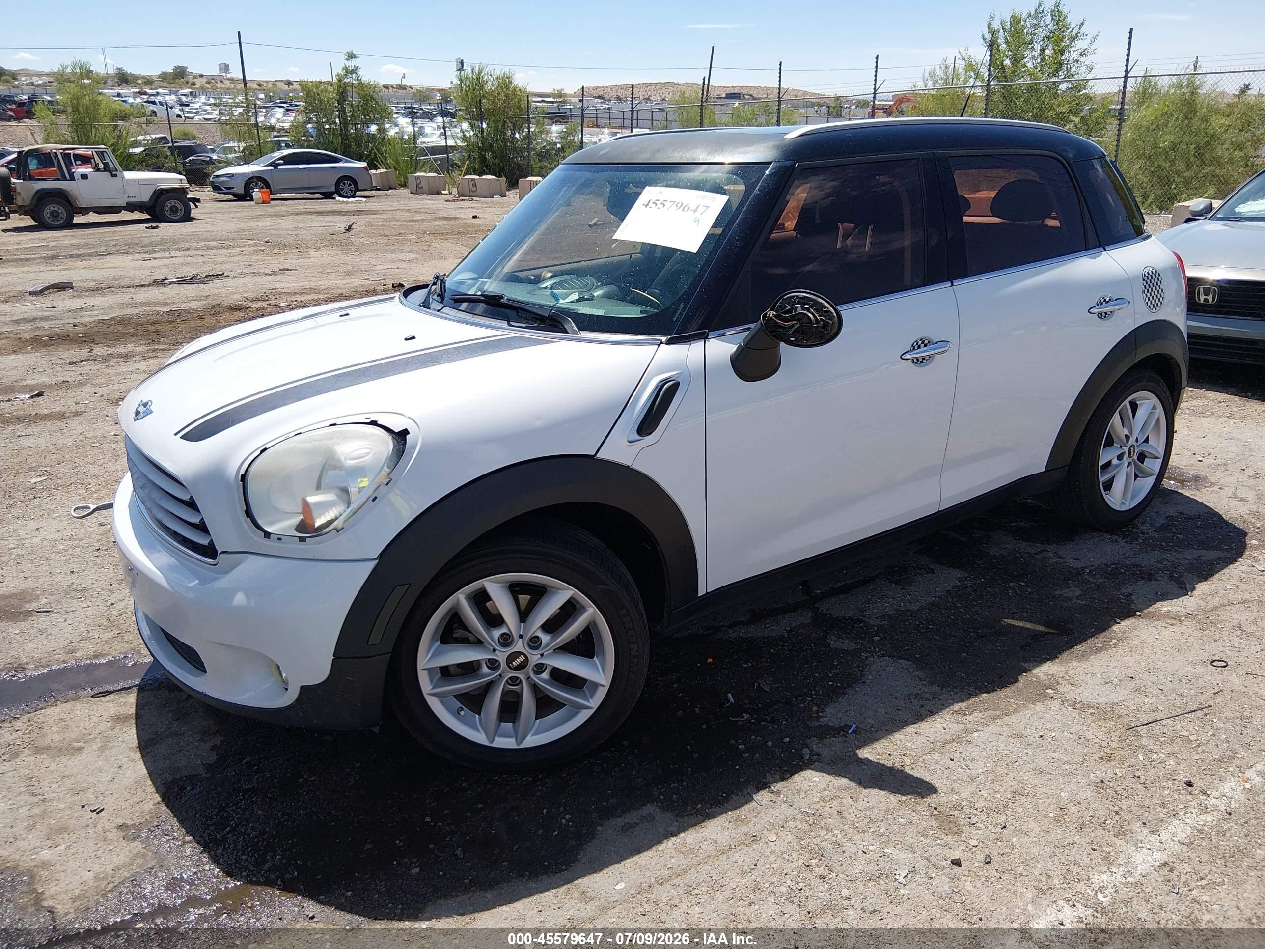 2013 Mini Countryman Cooper White vin: WMWZB3C54DWM07040