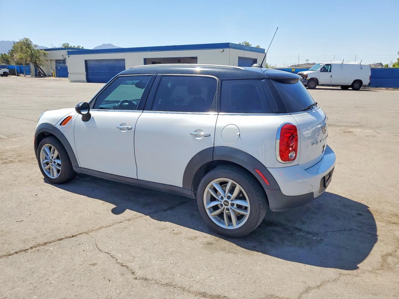 2014 Mini Cooper Countryman White vin: WMWZB3C54EWR39311