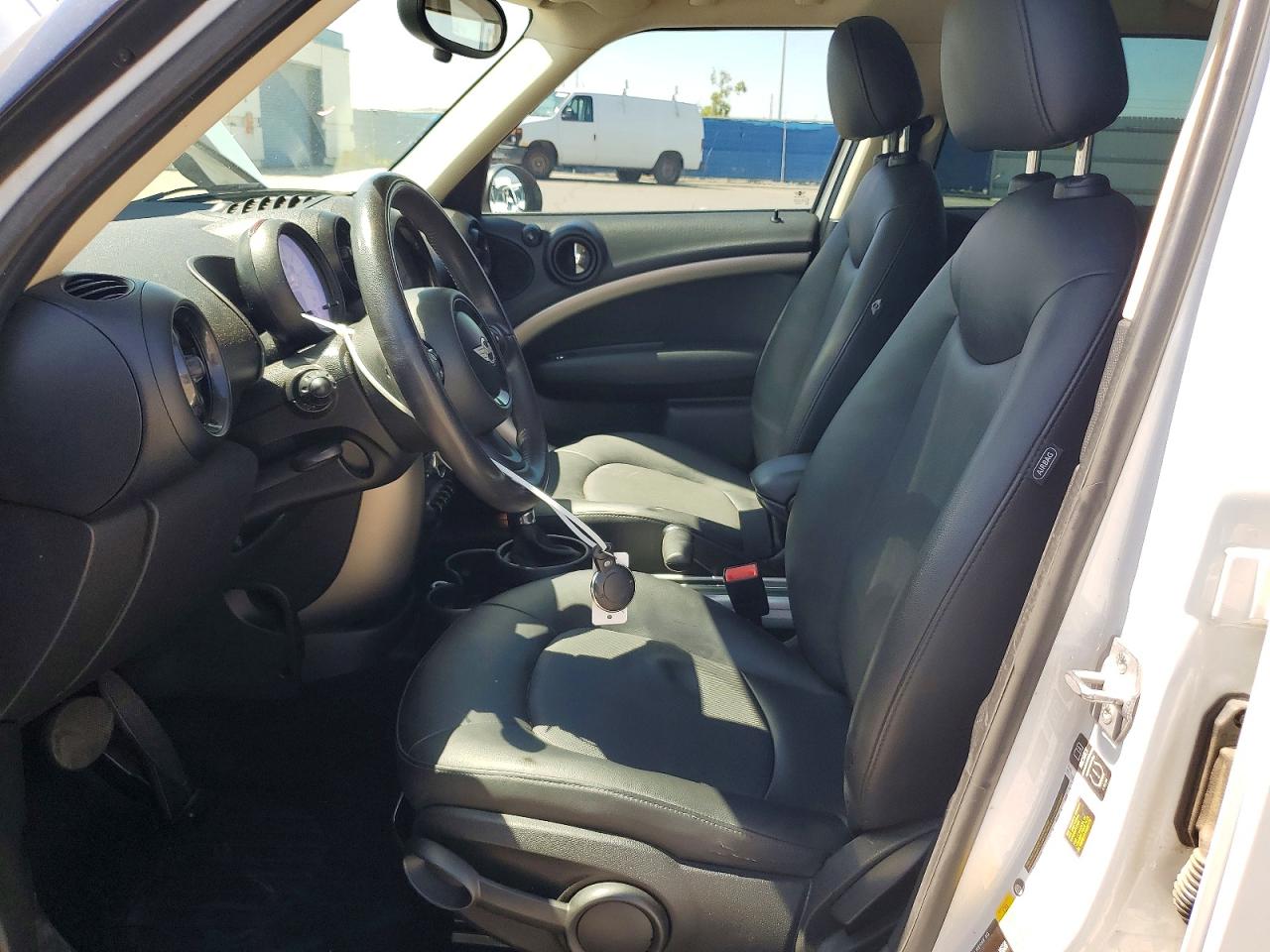 2014 Mini Cooper Countryman White vin: WMWZB3C54EWR39311