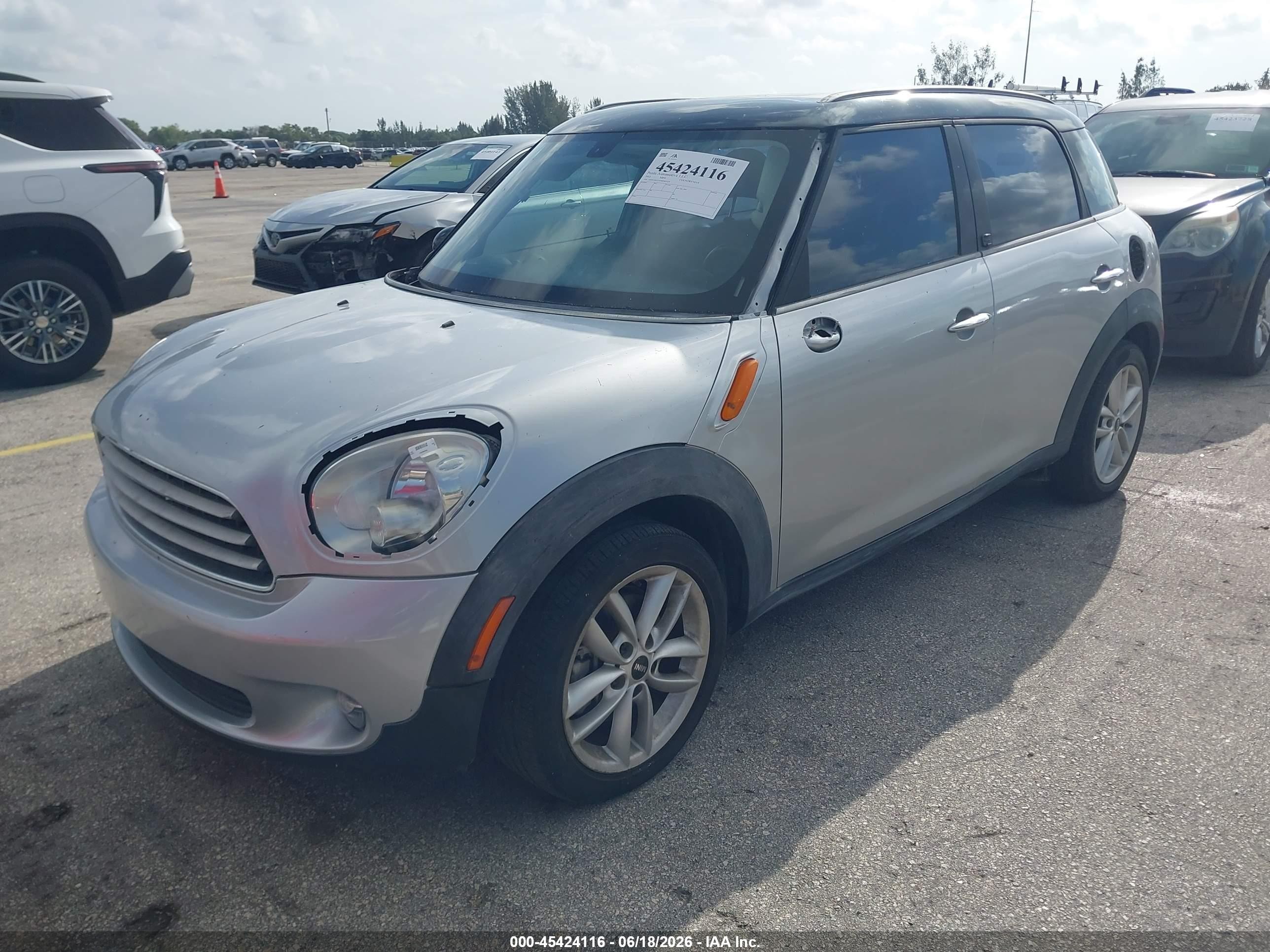2013 Mini Countryman Cooper Silver vin: WMWZB3C55DWM31329