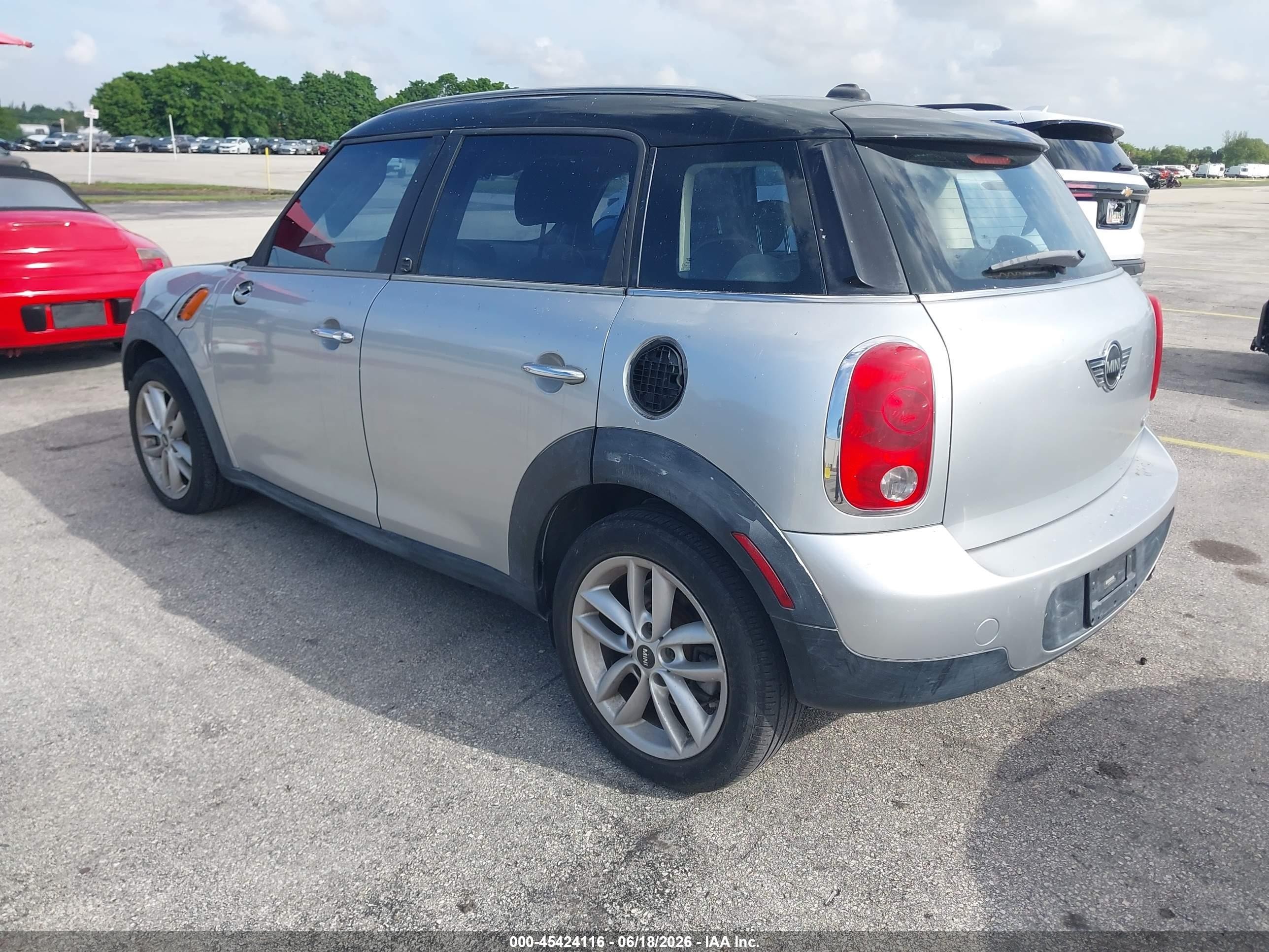 2013 Mini Countryman Cooper Silver vin: WMWZB3C55DWM31329