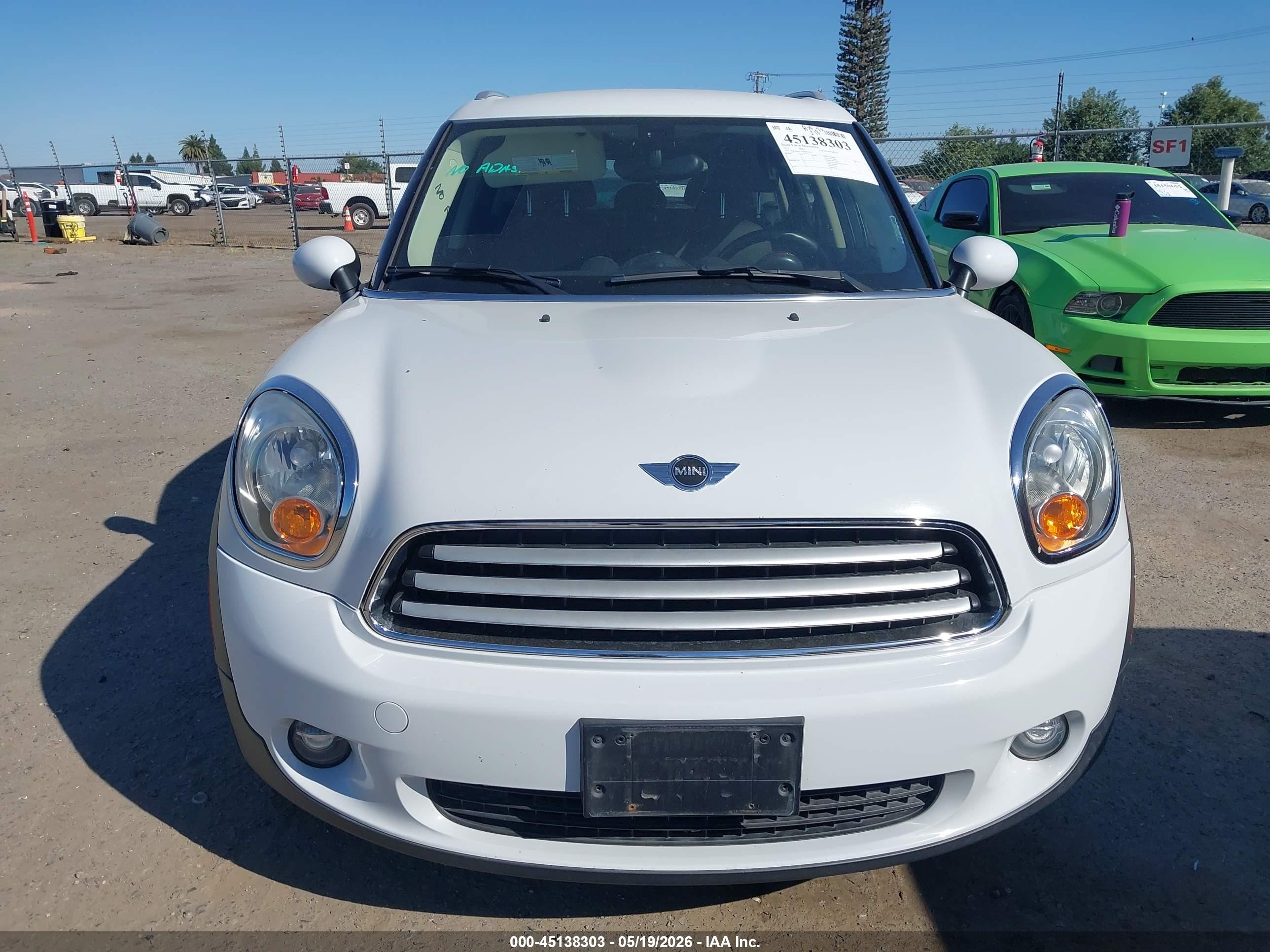 2013 Mini Countryman Cooper Белый vin: WMWZB3C55DWR35475