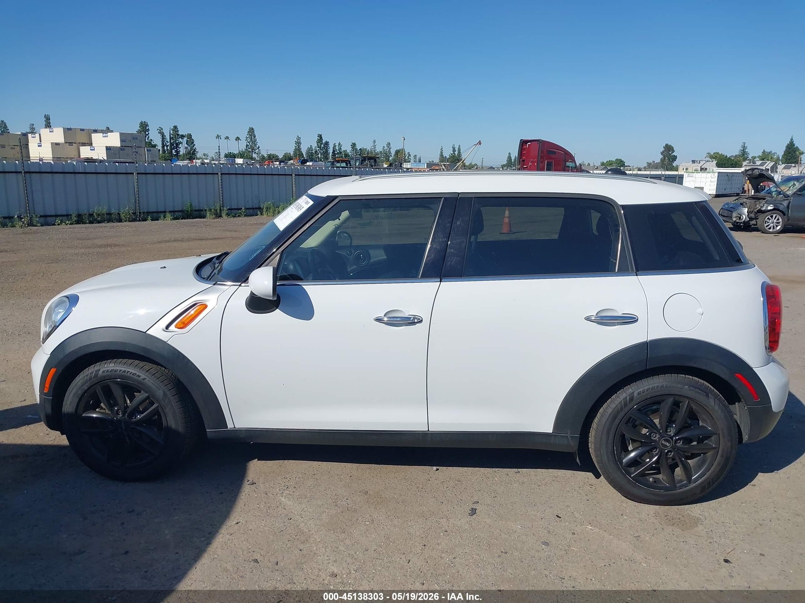 2013 Mini Countryman Cooper Белый vin: WMWZB3C55DWR35475