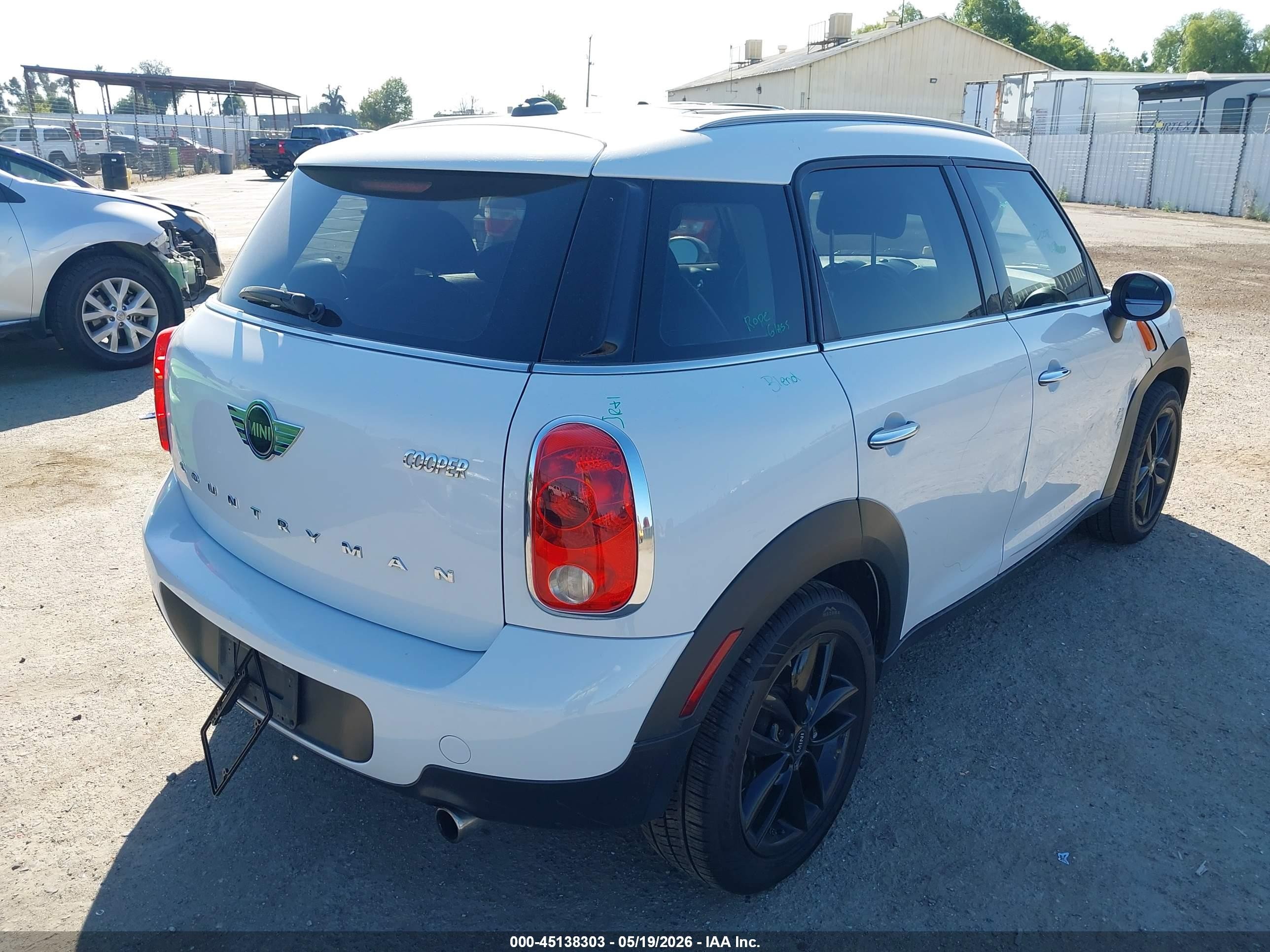 2013 Mini Countryman Cooper Белый vin: WMWZB3C55DWR35475
