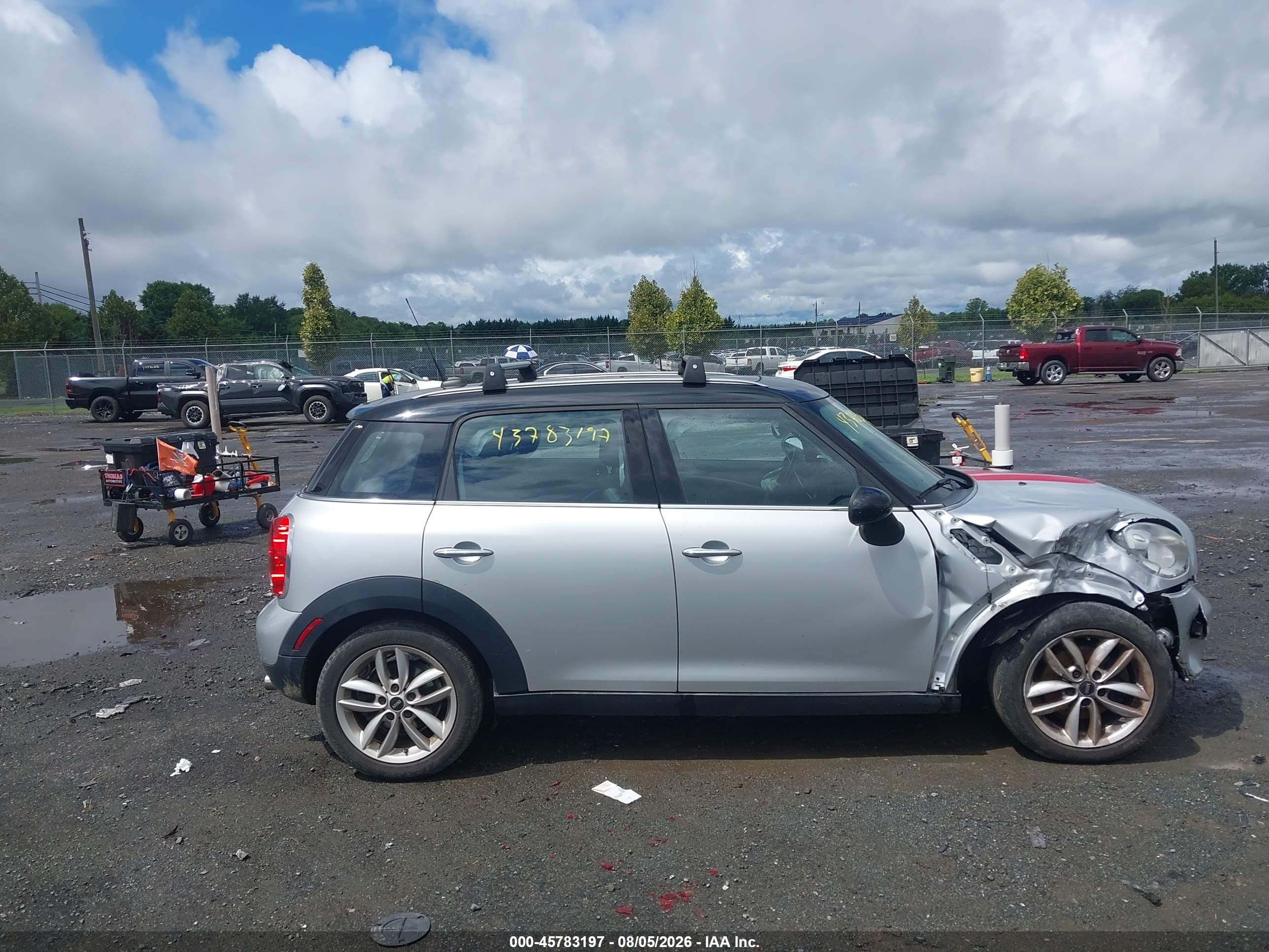 2014 Mini Countryman Cooper Silver vin: WMWZB3C55EWR38183