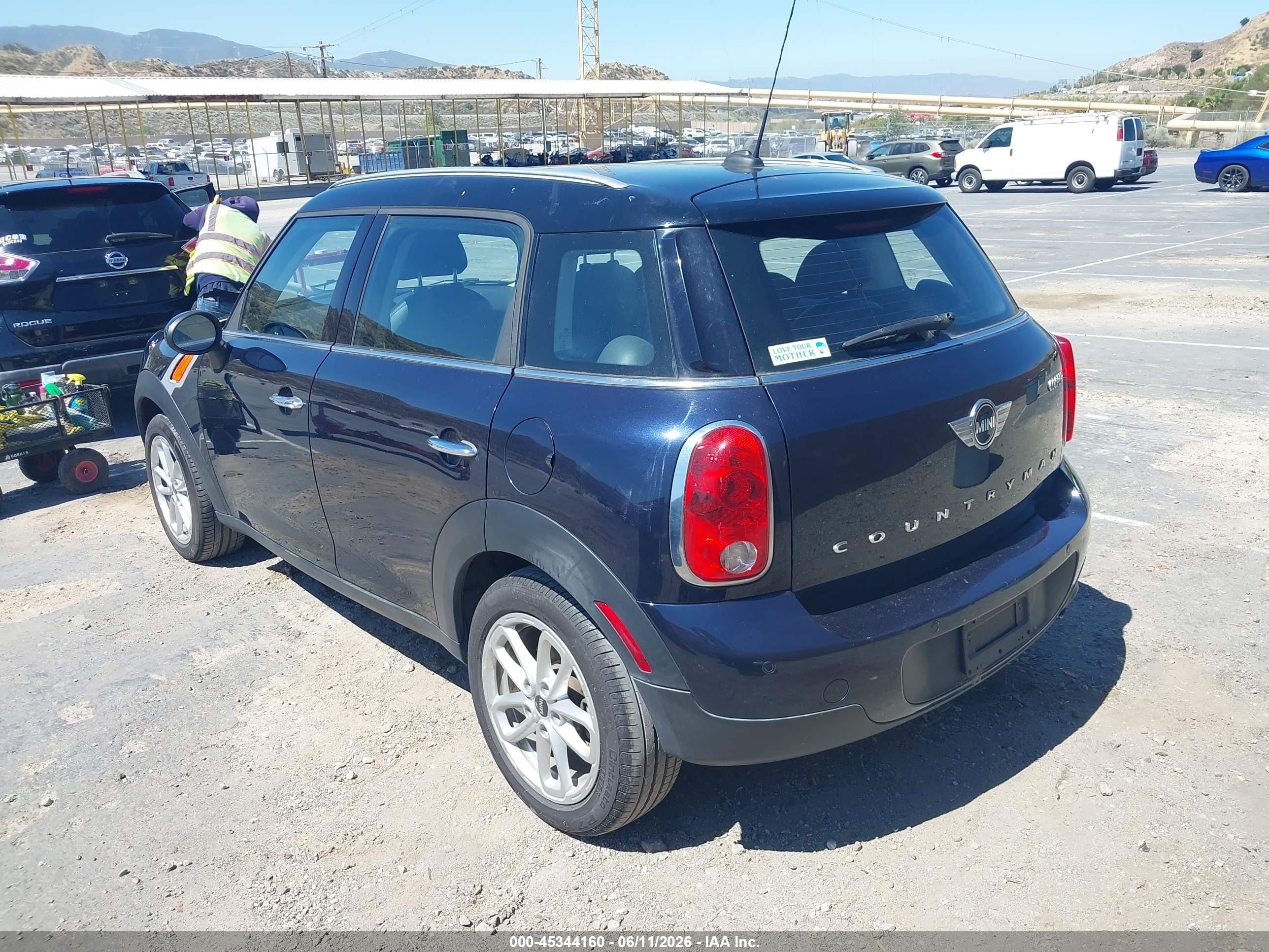 2015 Mini Countryman Cooper Blue vin: WMWZB3C55FWR44941