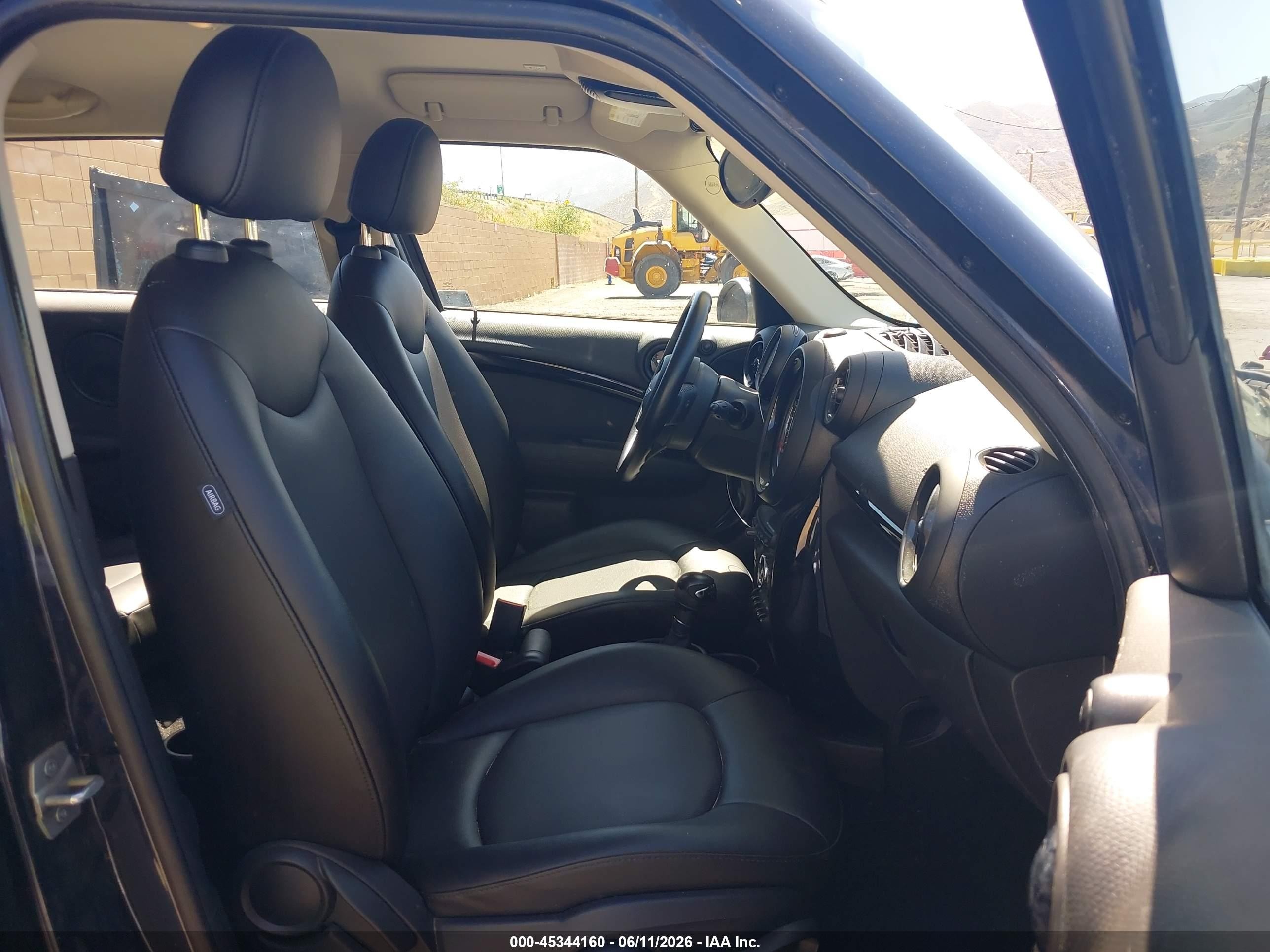 2015 Mini Countryman Cooper Blue vin: WMWZB3C55FWR44941