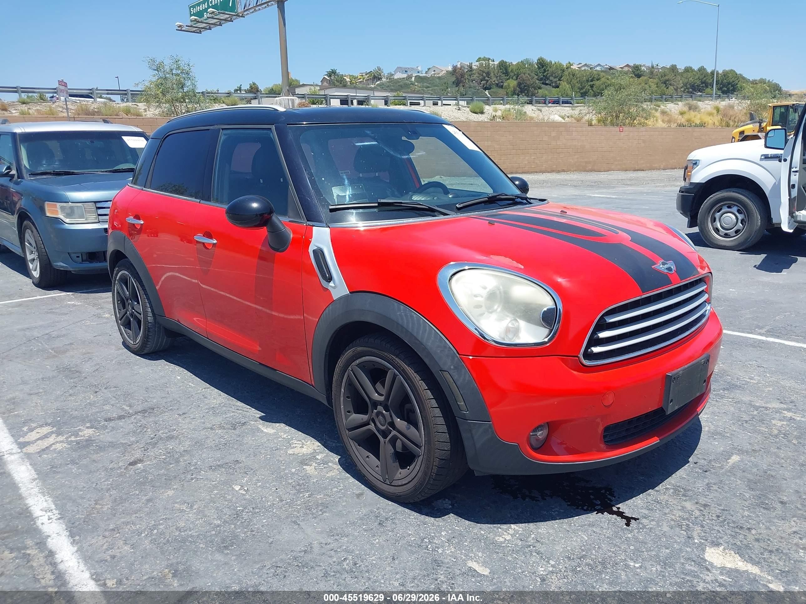 2011 Mini Cooper Countryman   Red vin: WMWZB3C56BWH94528