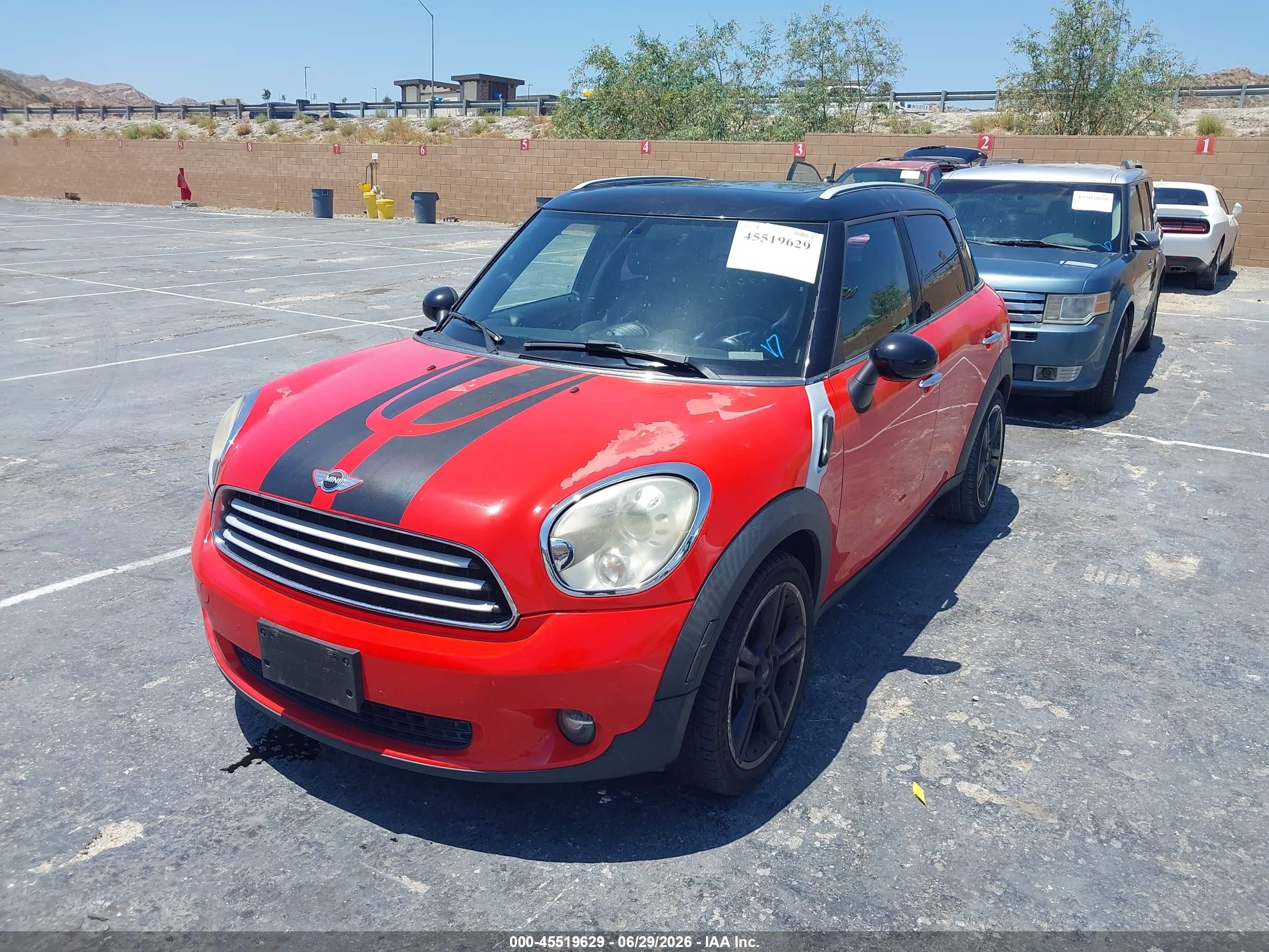 2011 Mini Cooper Countryman   Red vin: WMWZB3C56BWH94528