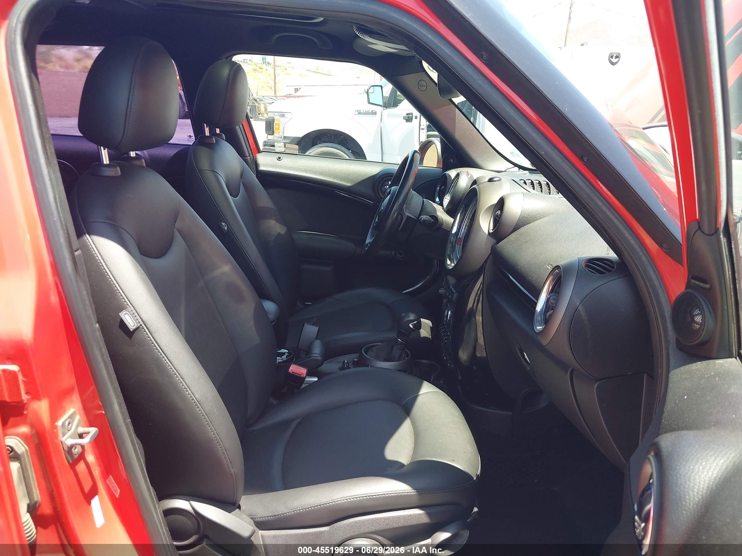 2011 Mini Cooper Countryman   Red vin: WMWZB3C56BWH94528