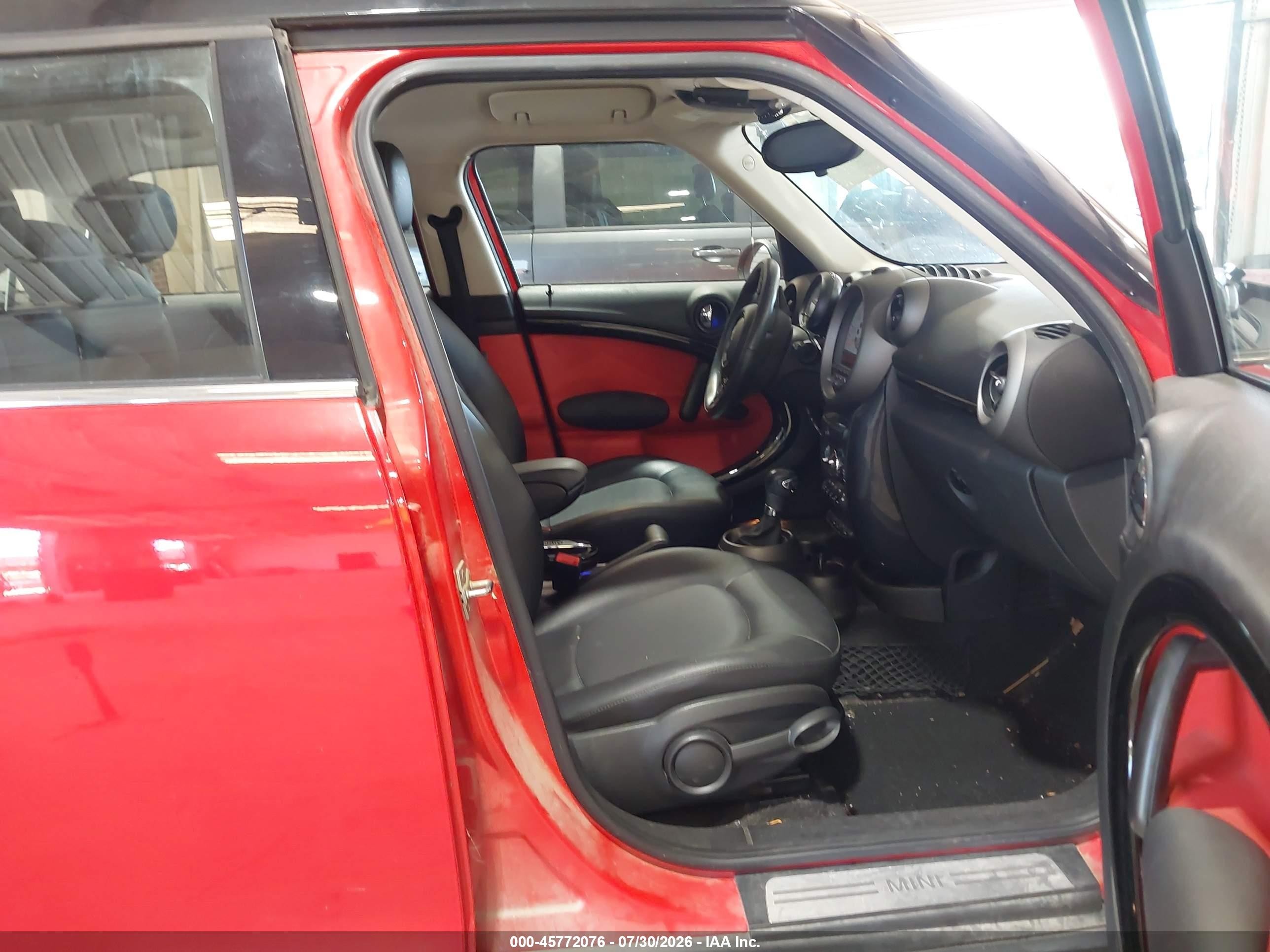 2012 Mini Cooper Countryman   Red vin: WMWZB3C56CWM03070
