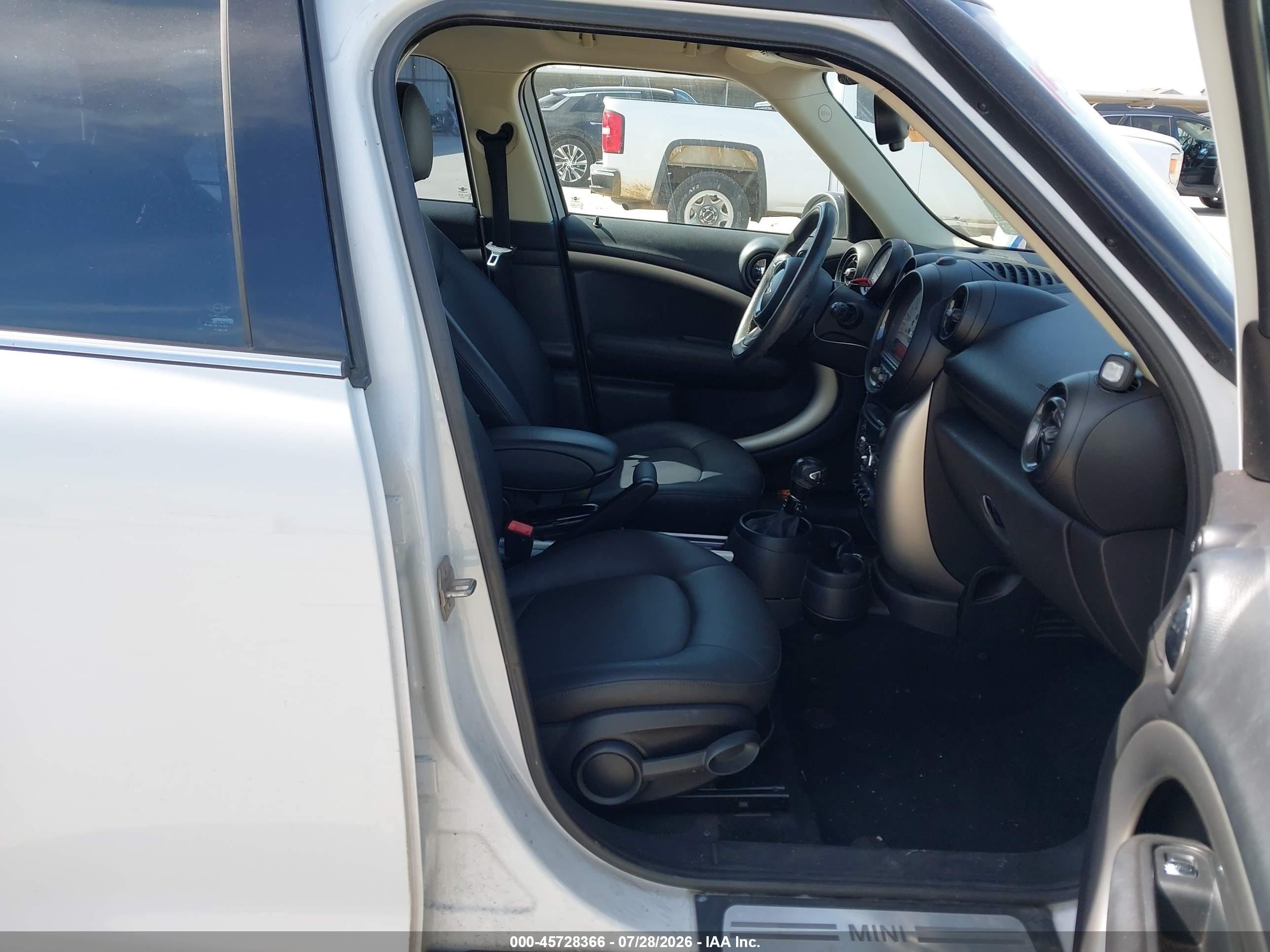 2014 Mini Countryman Cooper Белый vin: WMWZB3C56EWR37950