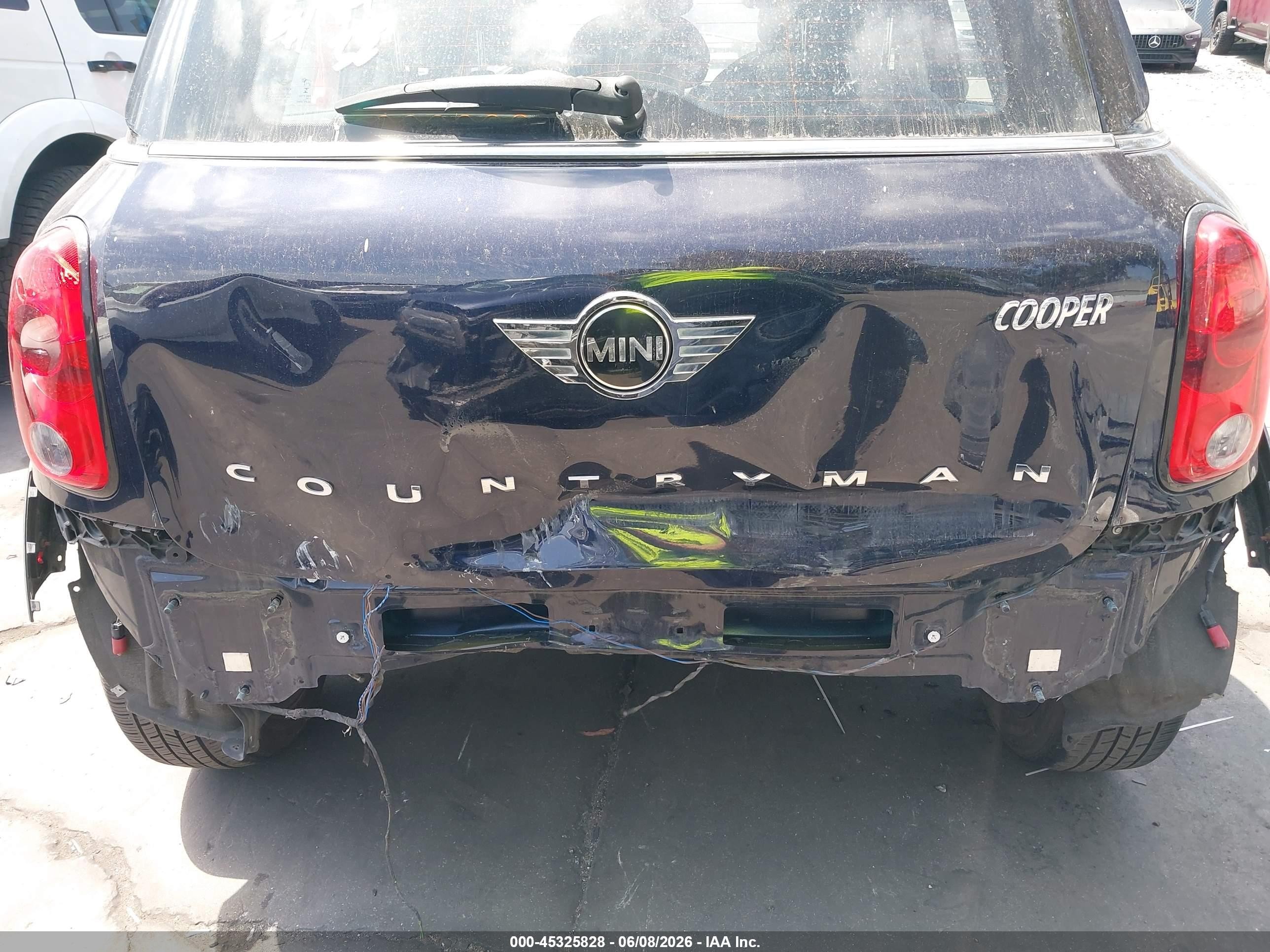 2015 Mini Countryman Cooper Blue vin: WMWZB3C56FWR43751