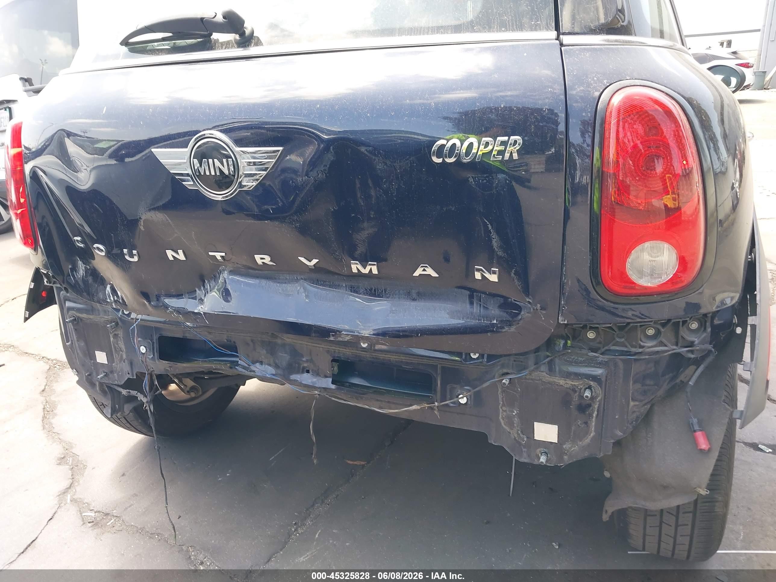 2015 Mini Countryman Cooper Blue vin: WMWZB3C56FWR43751