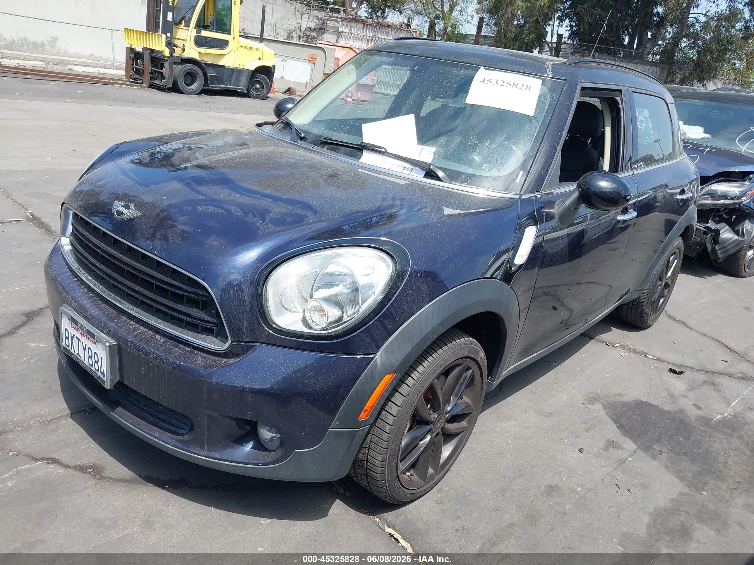 2015 Mini Countryman Cooper Blue vin: WMWZB3C56FWR43751