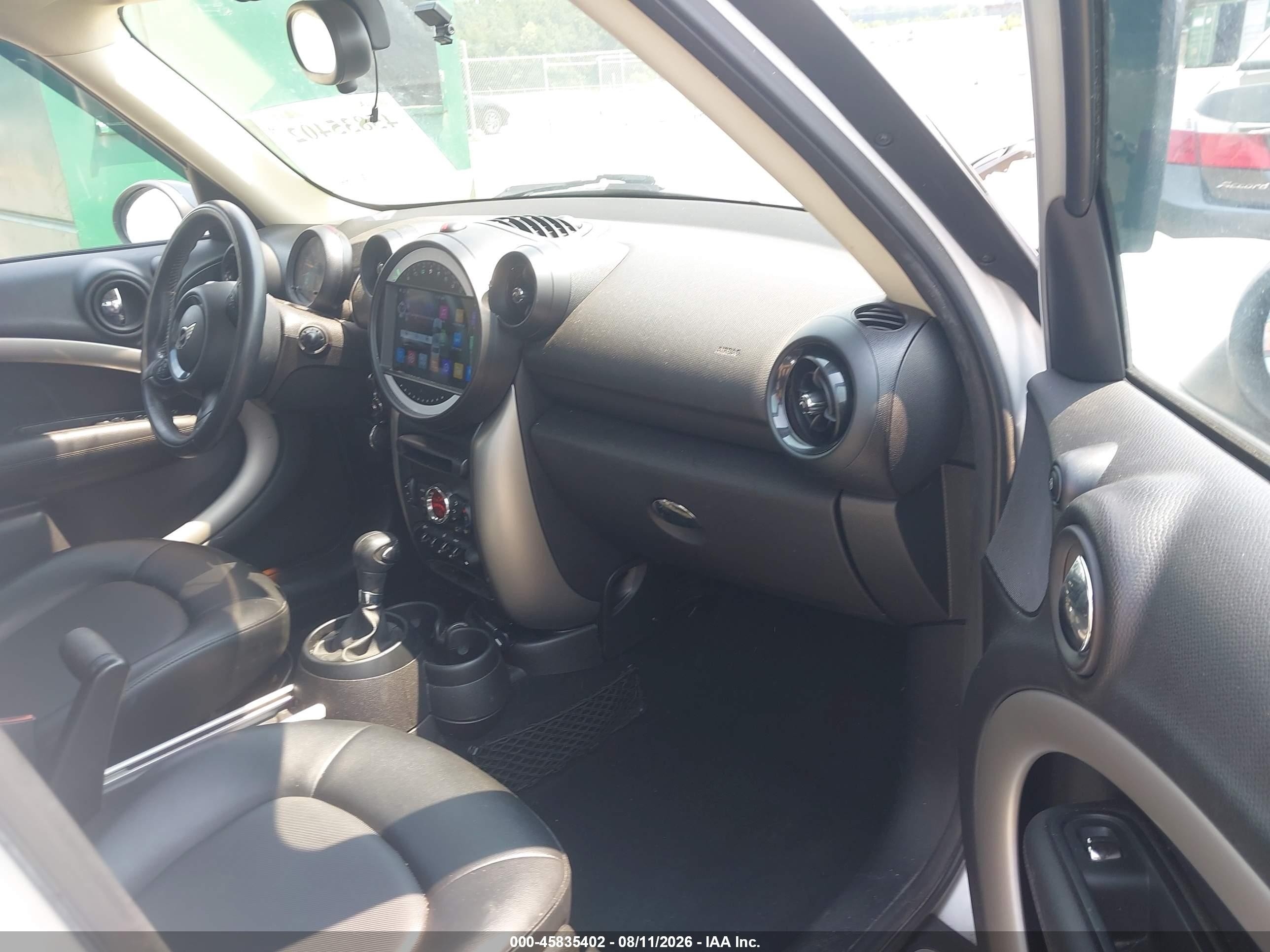 2015 Mini Countryman Cooper Silver vin: WMWZB3C56FWR44219