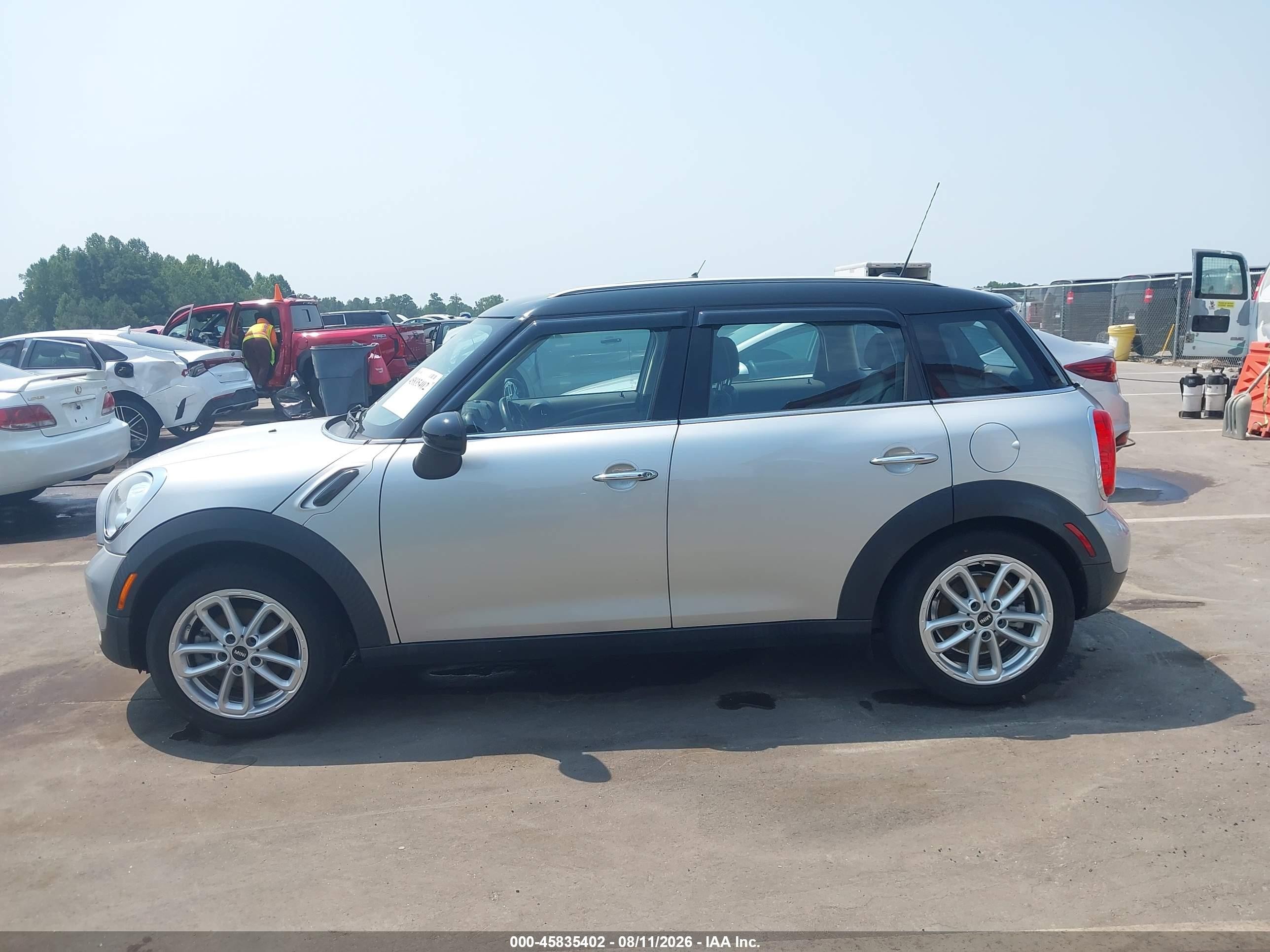 2015 Mini Countryman Cooper Silver vin: WMWZB3C56FWR44219