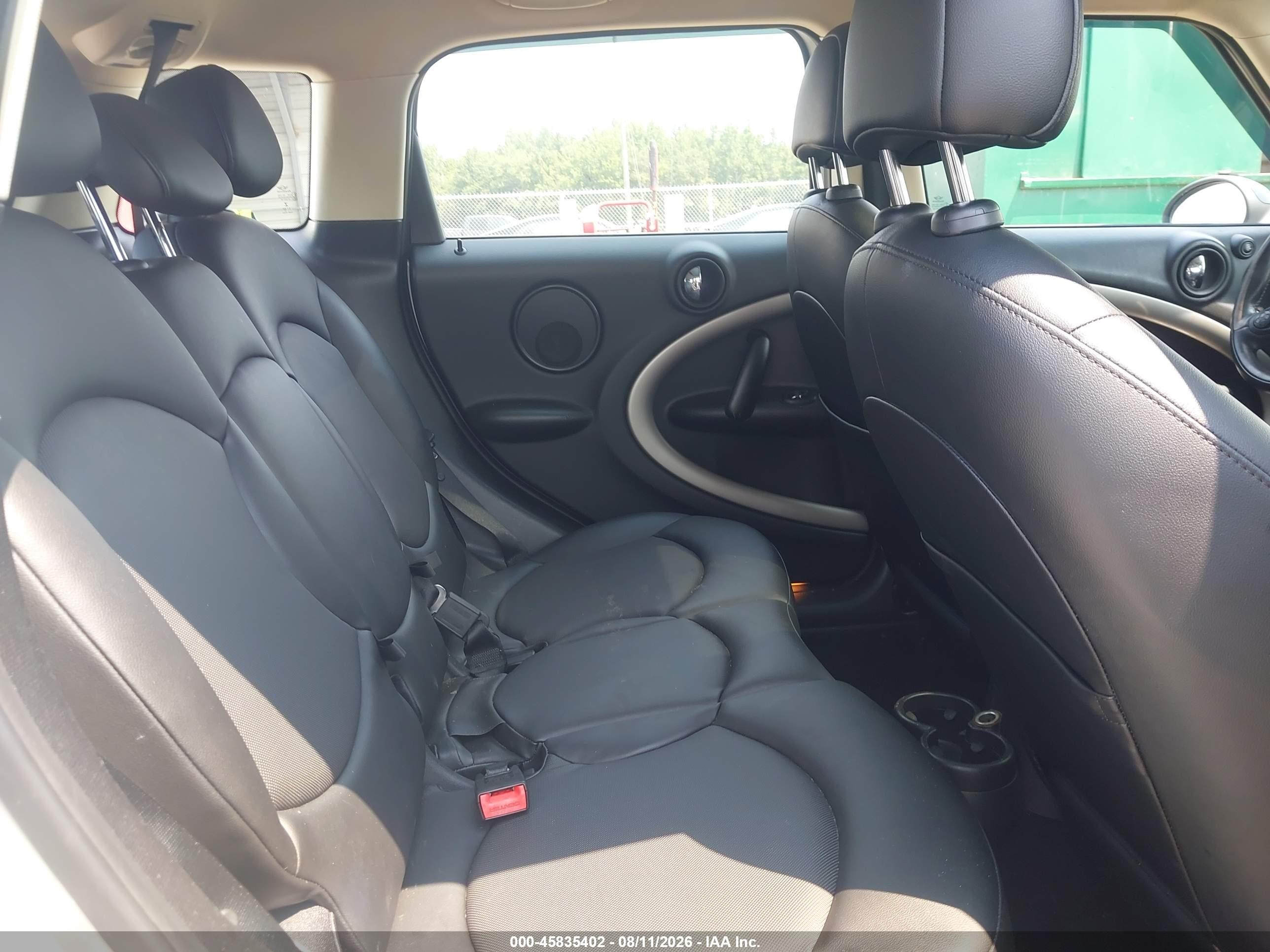 2015 Mini Countryman Cooper Silver vin: WMWZB3C56FWR44219