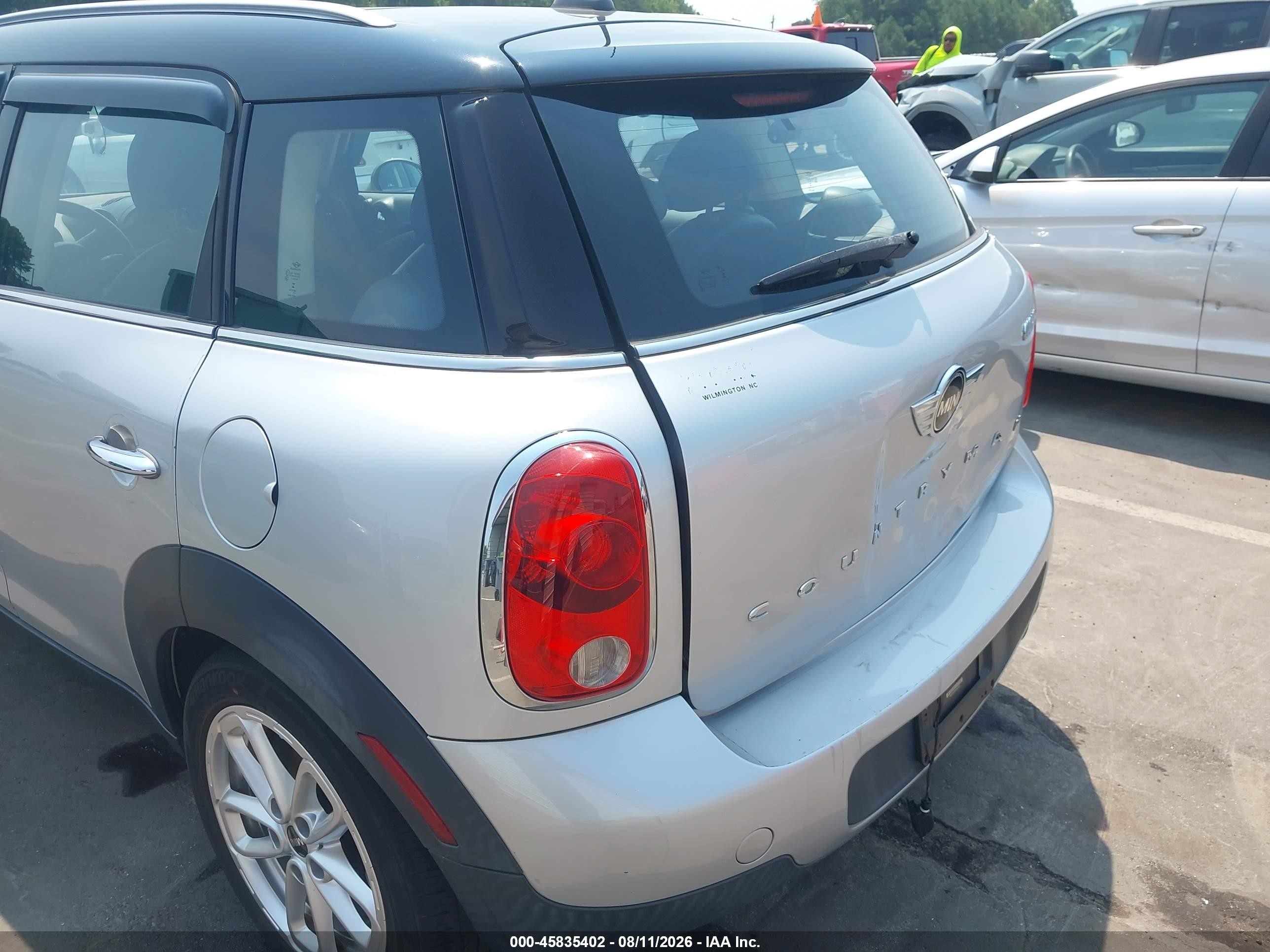 2015 Mini Countryman Cooper Silver vin: WMWZB3C56FWR44219