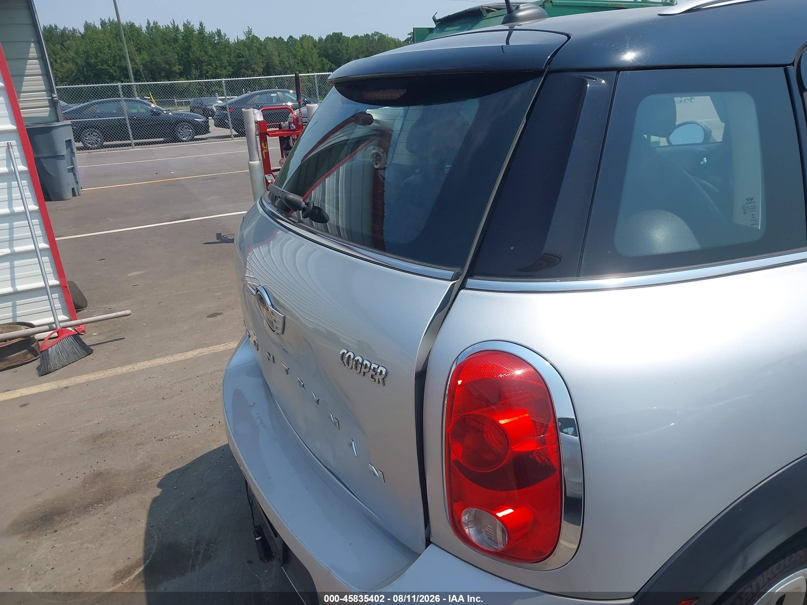 2015 Mini Countryman Cooper Silver vin: WMWZB3C56FWR44219