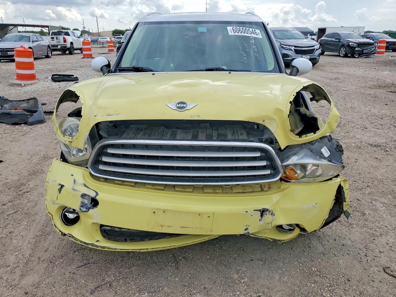 2011 Mini Cooper Countryman Yellow vin: WMWZB3C57BWM01472