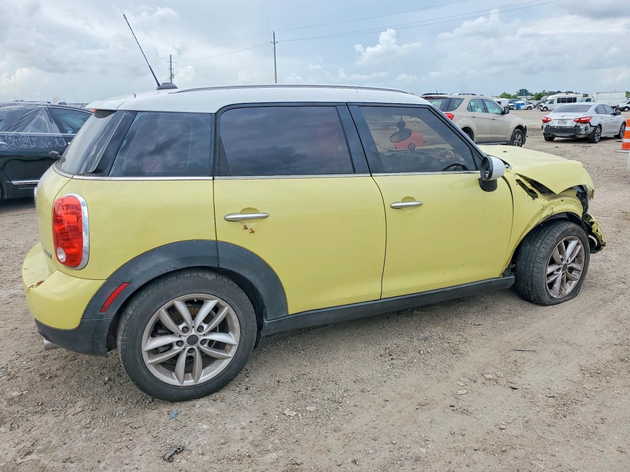 2011 Mini Cooper Countryman Yellow vin: WMWZB3C57BWM01472
