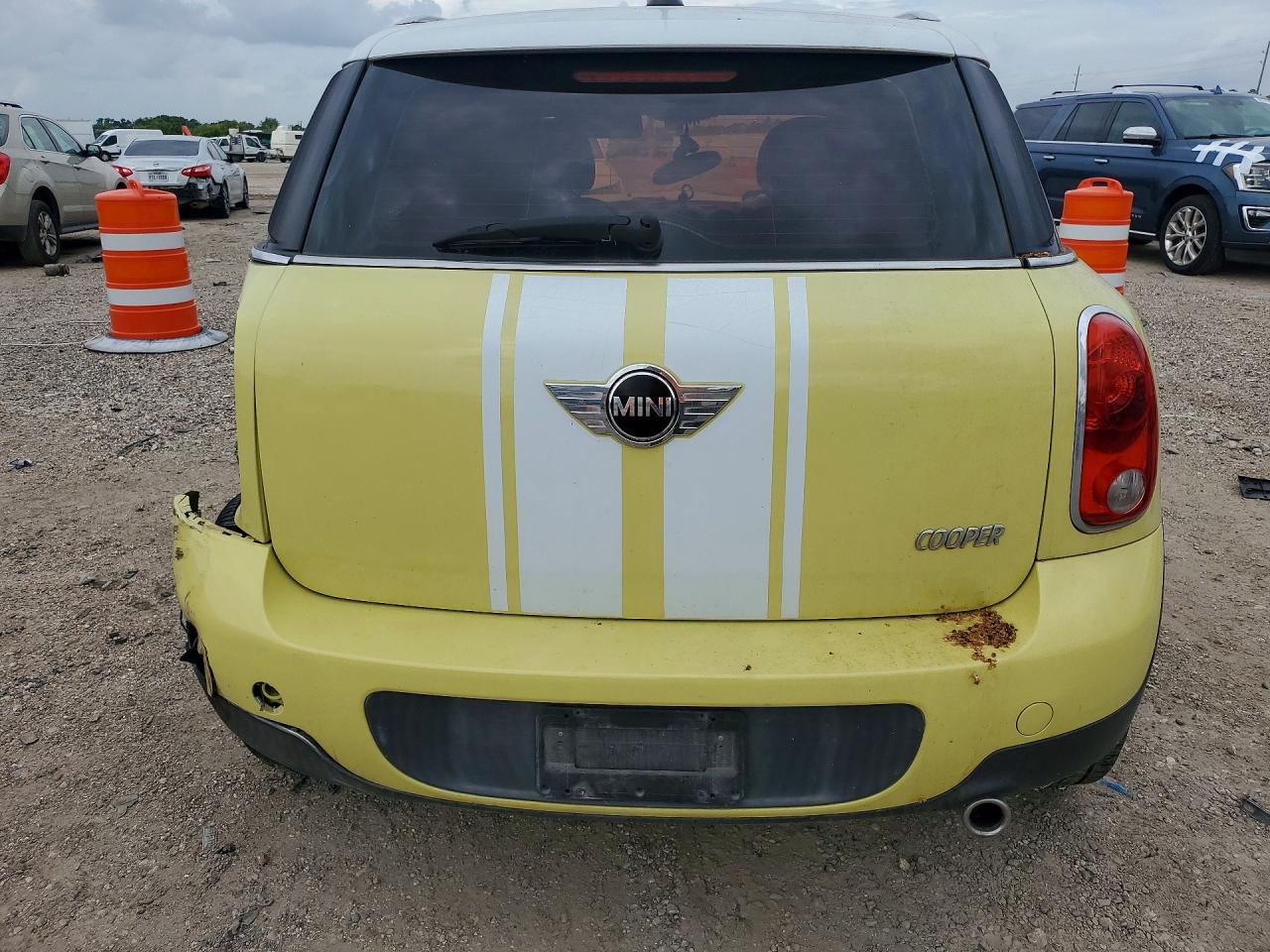 2011 Mini Cooper Countryman Yellow vin: WMWZB3C57BWM01472