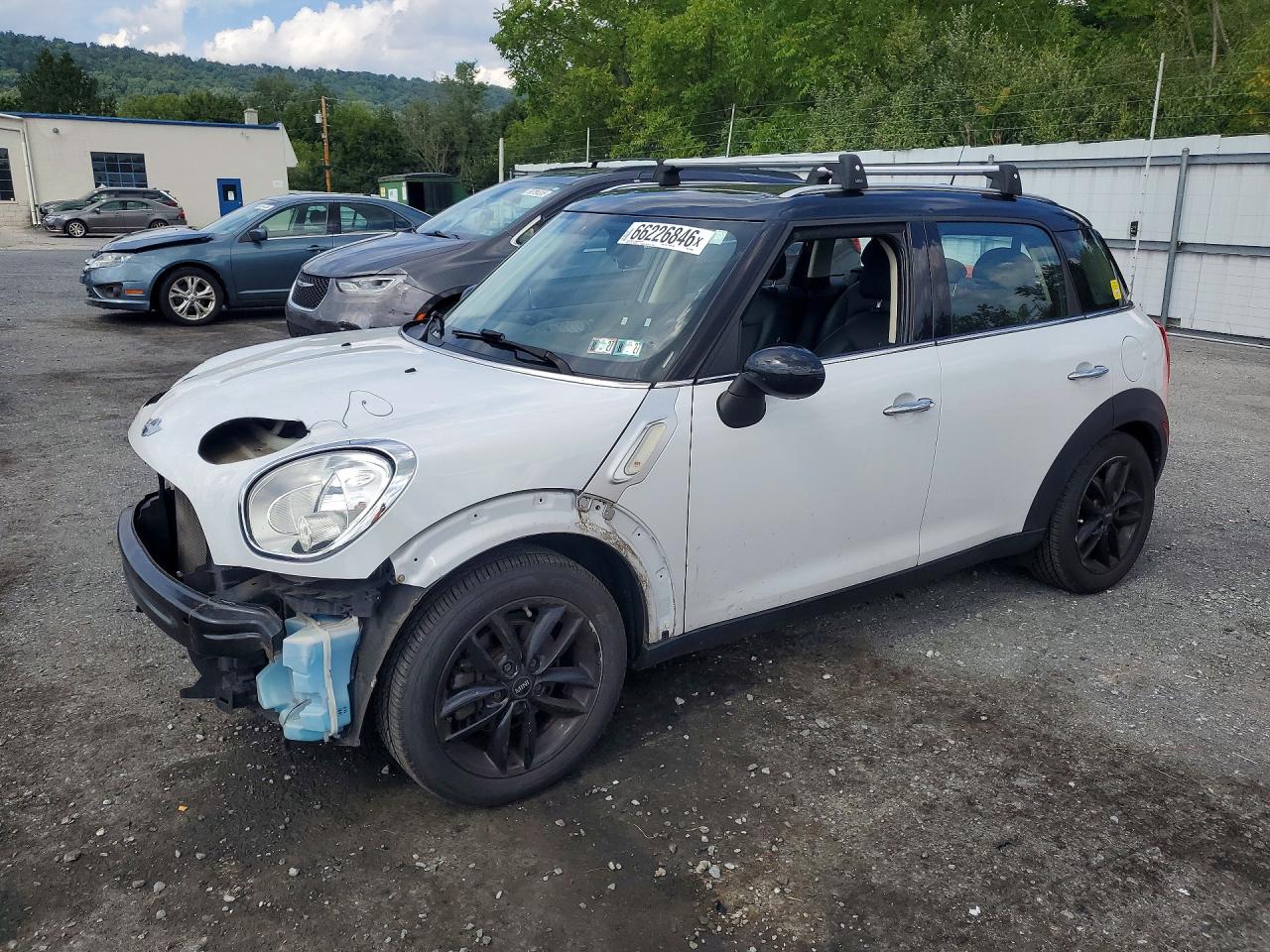 2014 Mini Cooper Countryman White vin: WMWZB3C57EWR39240