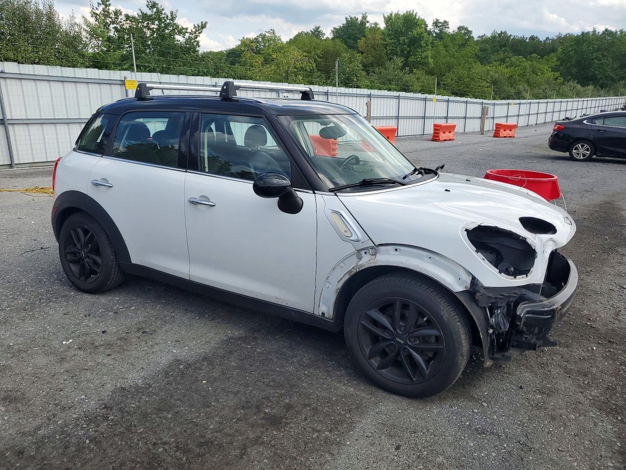 2014 Mini Cooper Countryman White vin: WMWZB3C57EWR39240