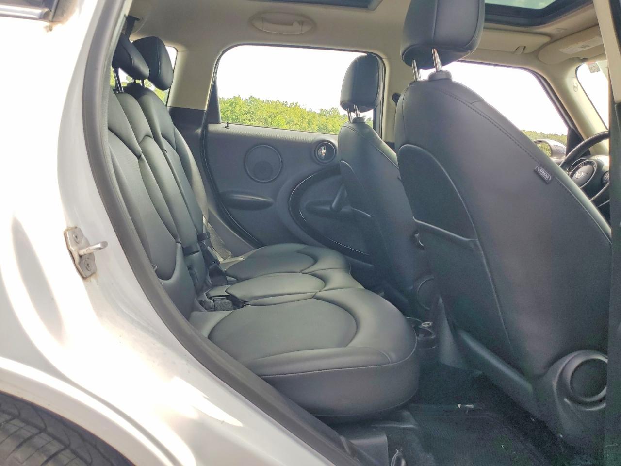 2014 Mini Cooper Countryman White vin: WMWZB3C57EWR39240