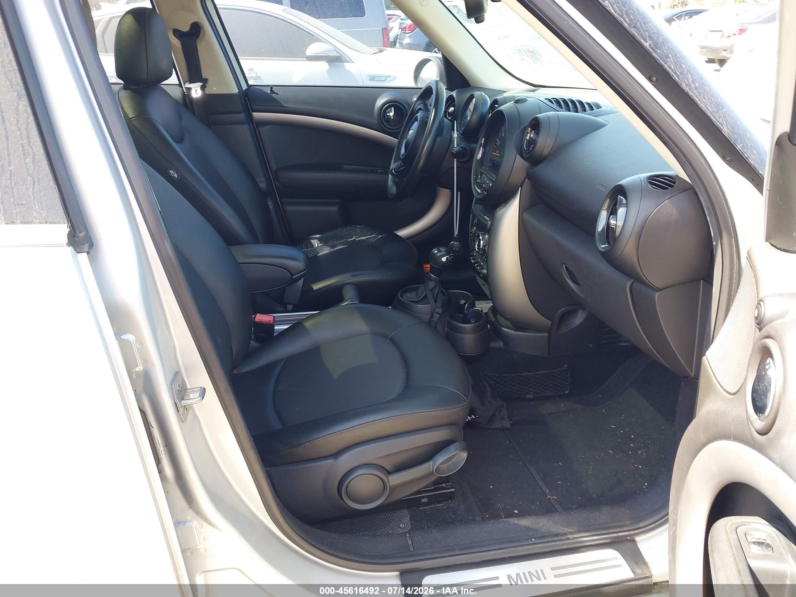 2015 Mini Countryman Cooper Silver vin: WMWZB3C57FWR45167