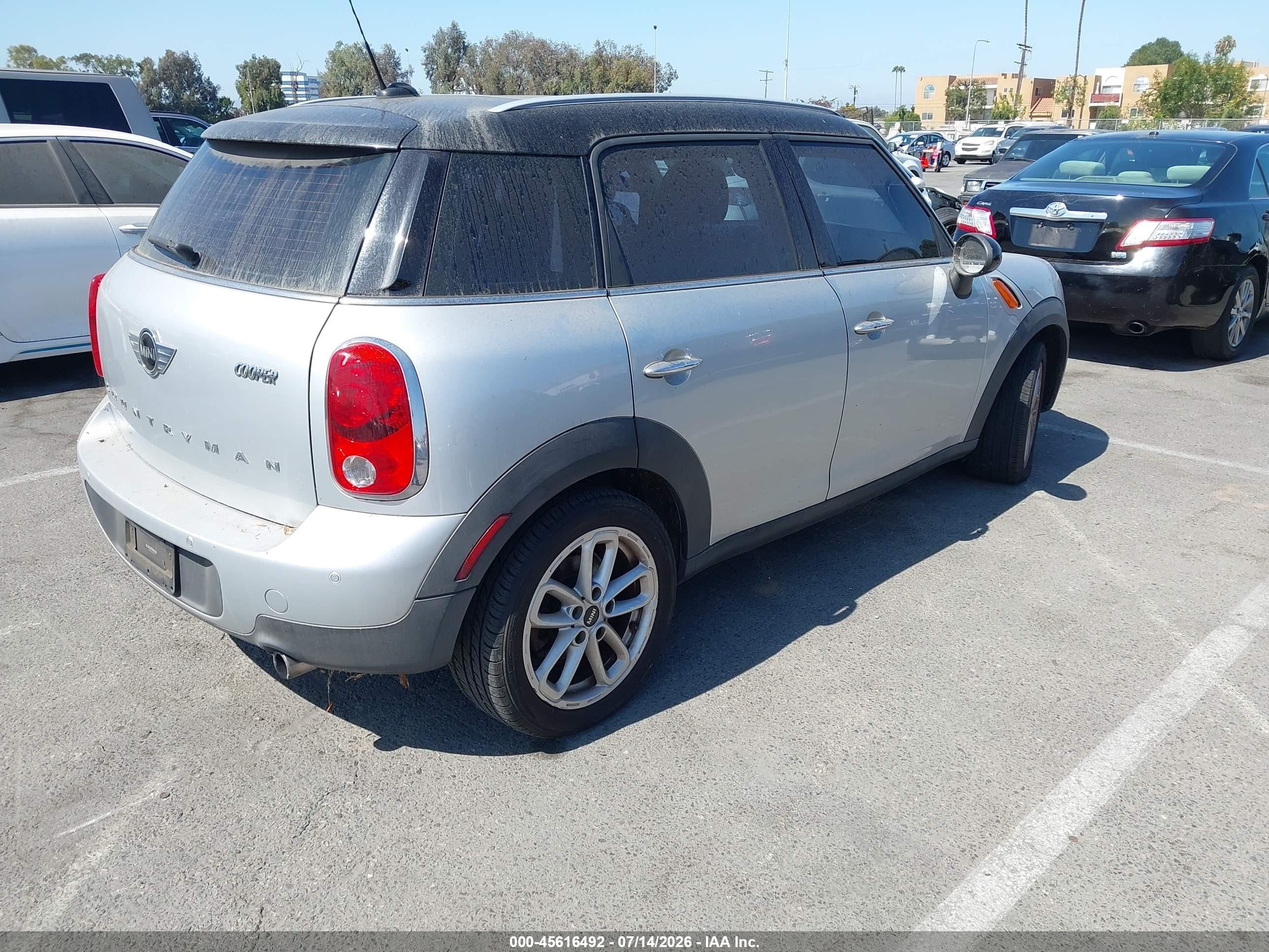2015 Mini Countryman Cooper Silver vin: WMWZB3C57FWR45167
