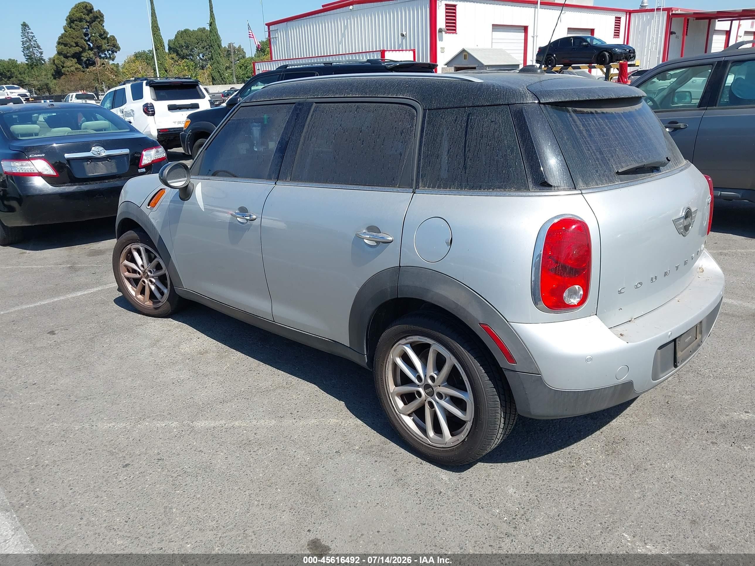 2015 Mini Countryman Cooper Silver vin: WMWZB3C57FWR45167