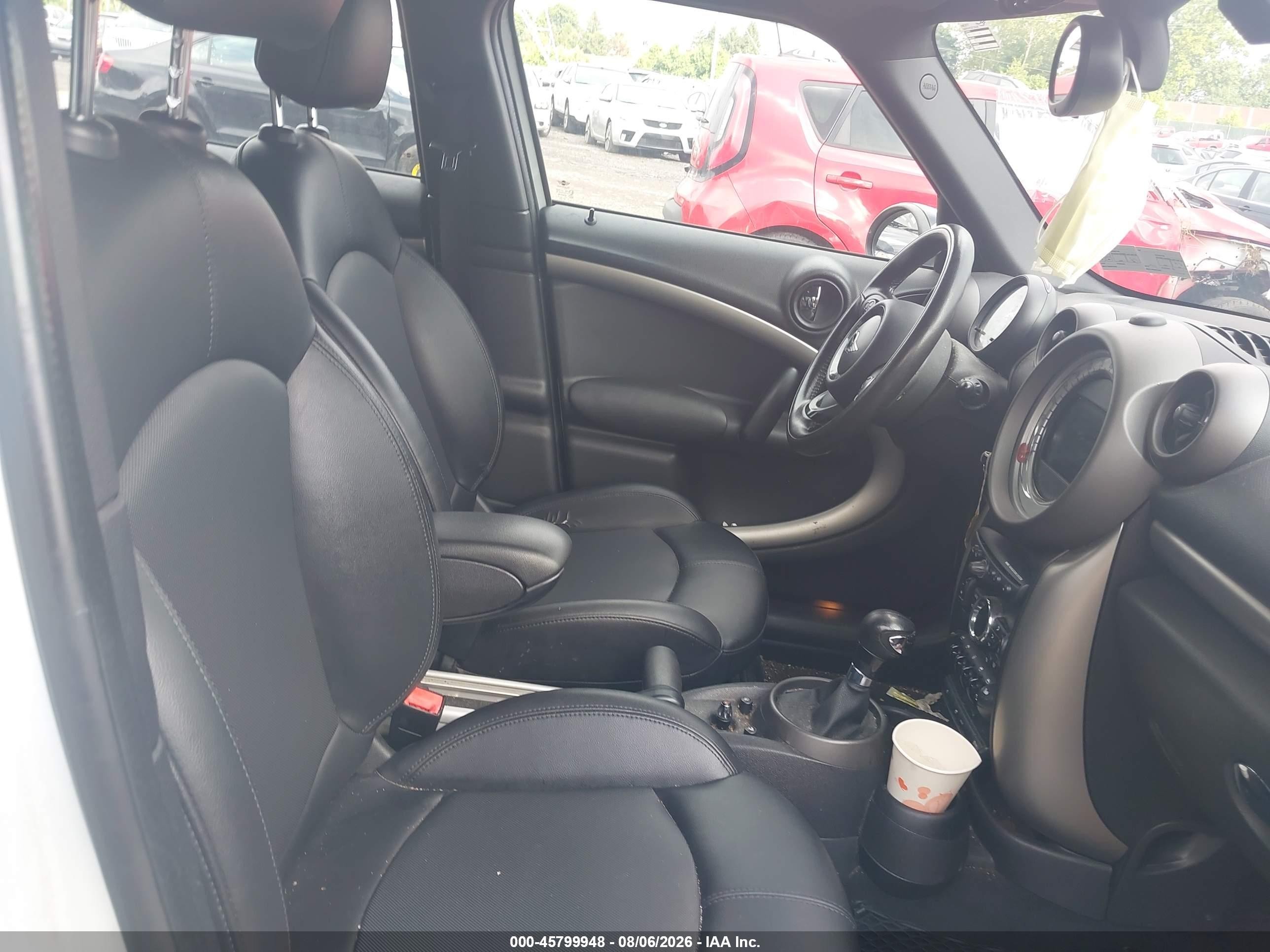 2011 Mini Cooper Countryman   White vin: WMWZB3C58BWM01528