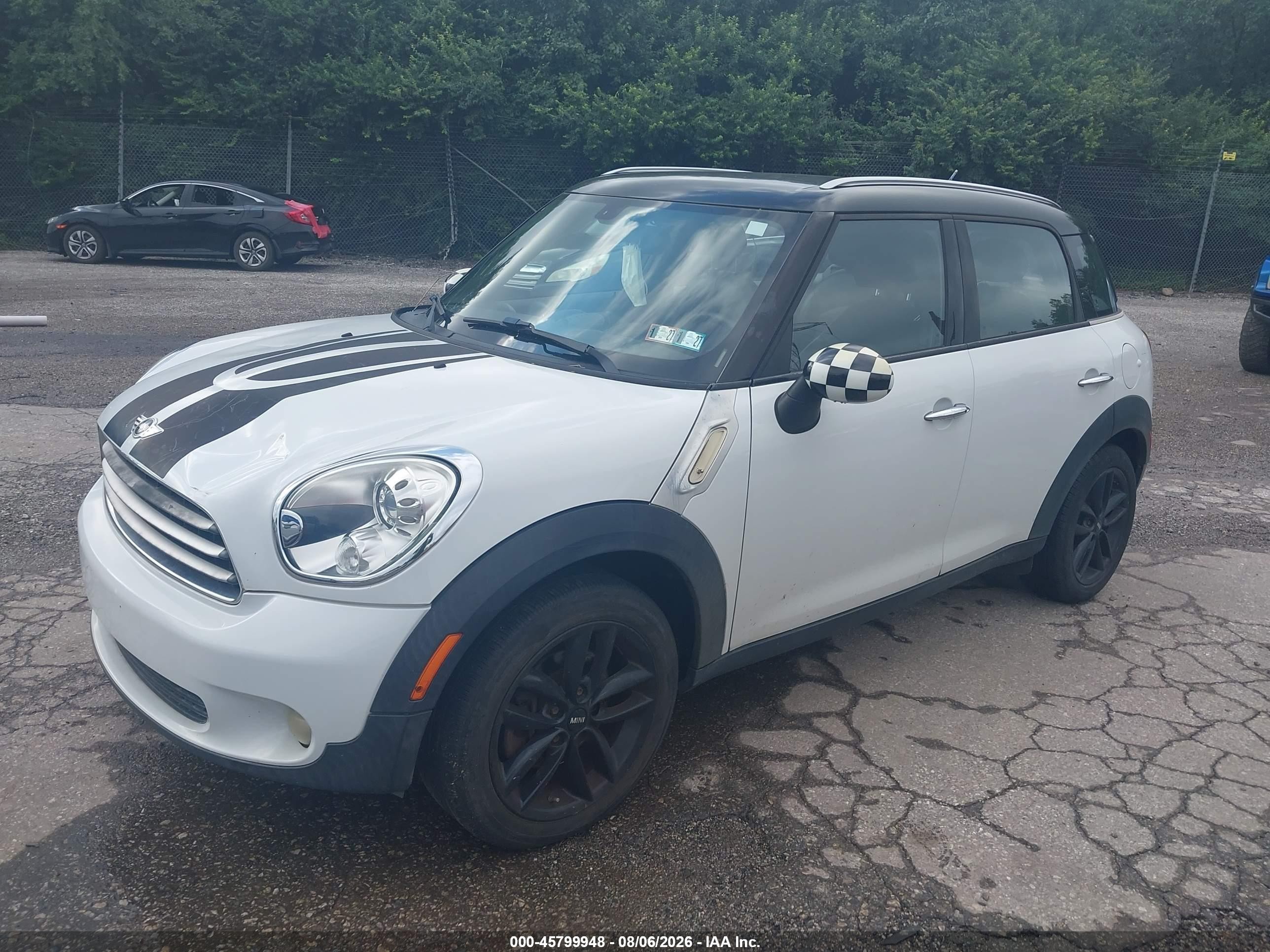 2011 Mini Cooper Countryman   White vin: WMWZB3C58BWM01528