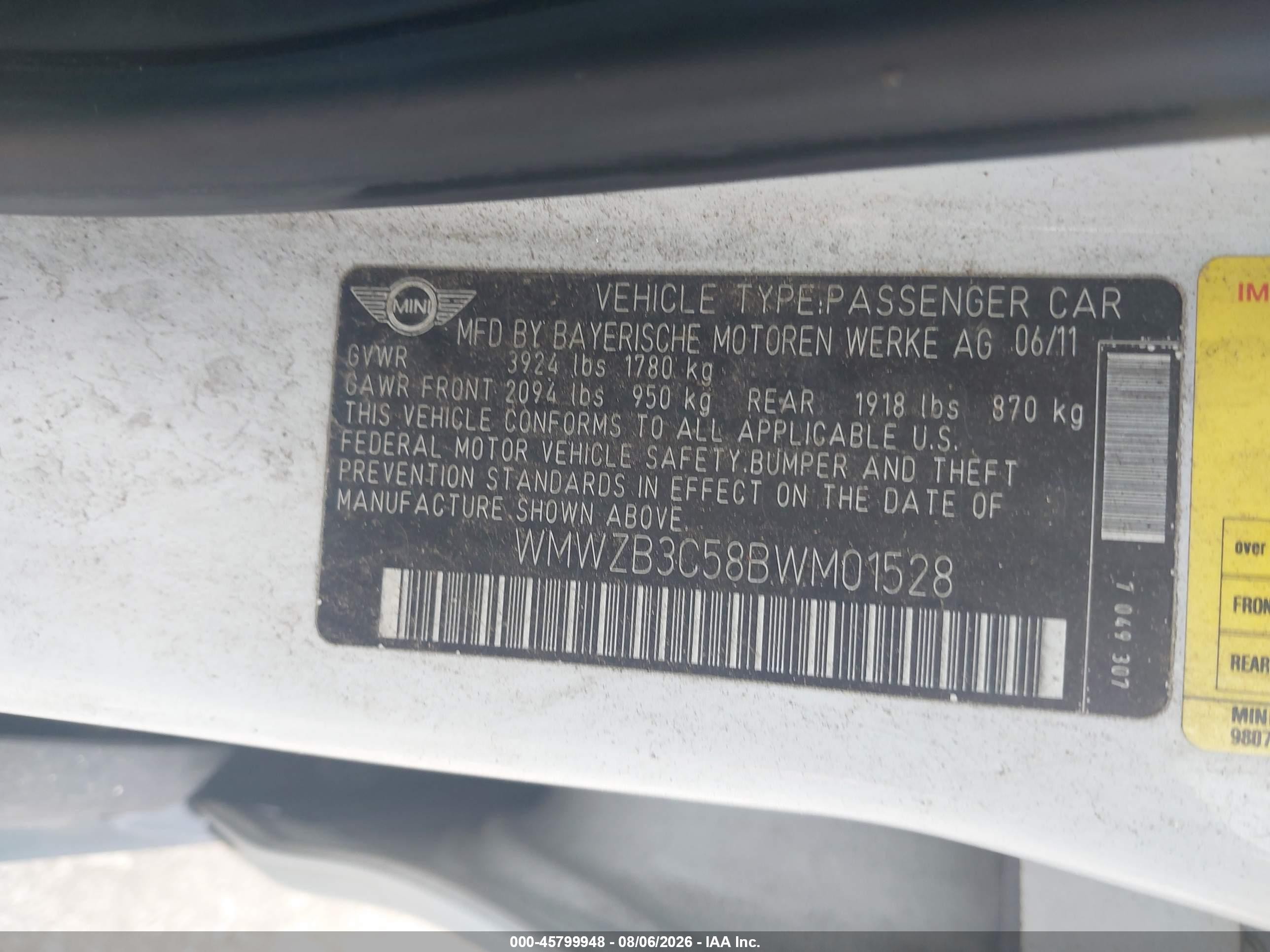 2011 Mini Cooper Countryman   White vin: WMWZB3C58BWM01528