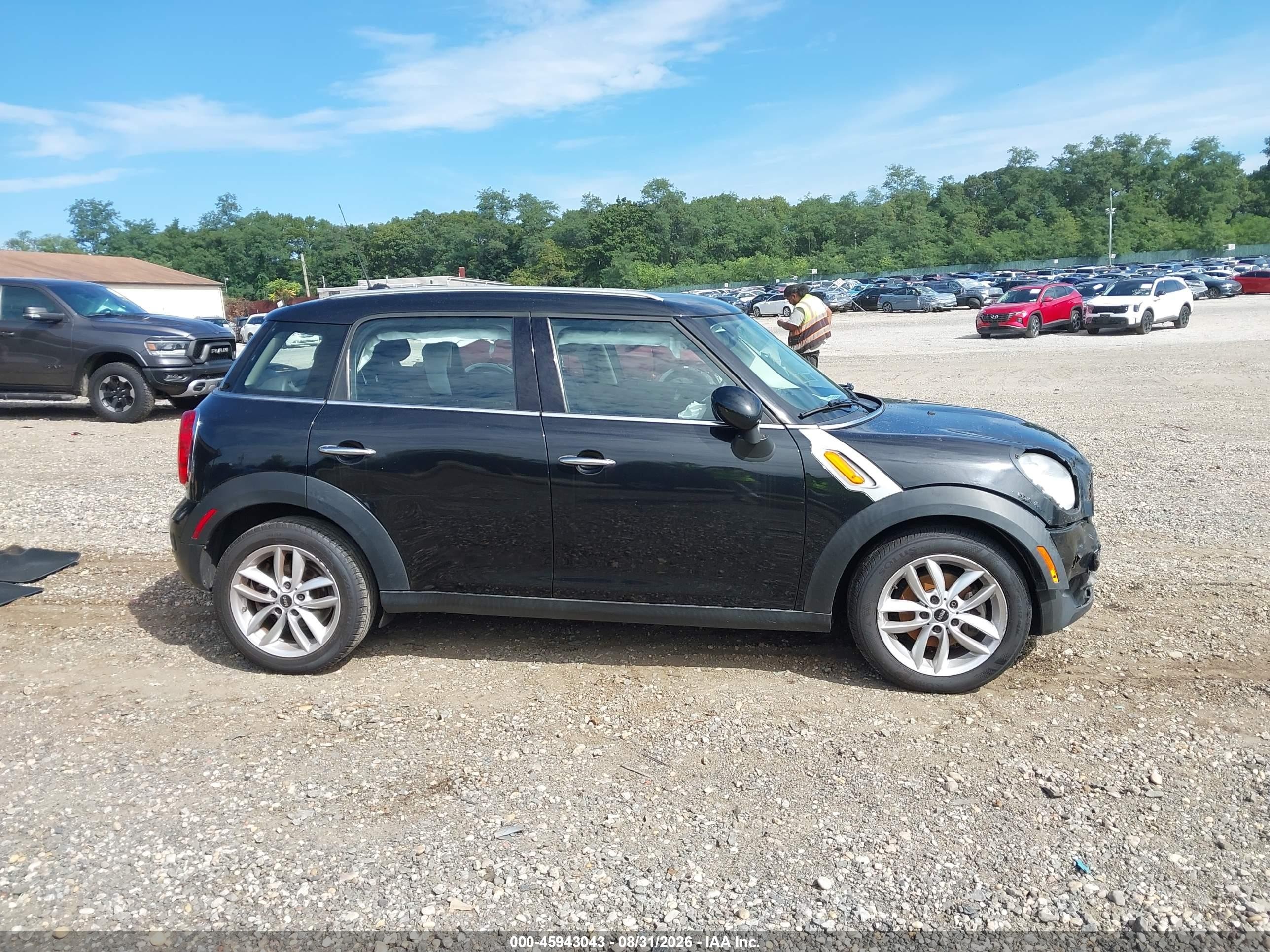 2013 Mini Countryman Cooper Black vin: WMWZB3C58DWM09146
