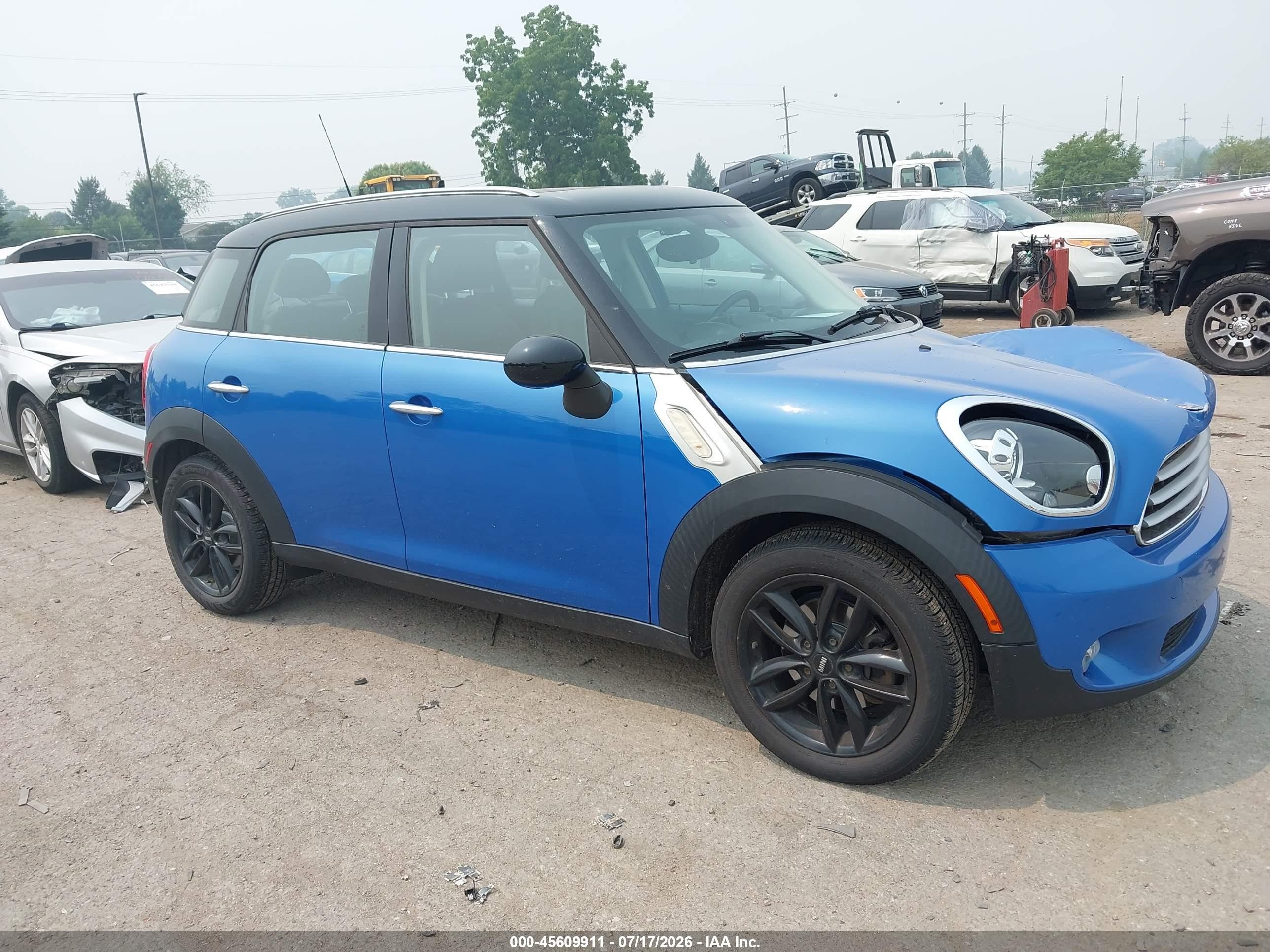 2014 Mini Countryman Cooper Blue vin: WMWZB3C58EWR42115