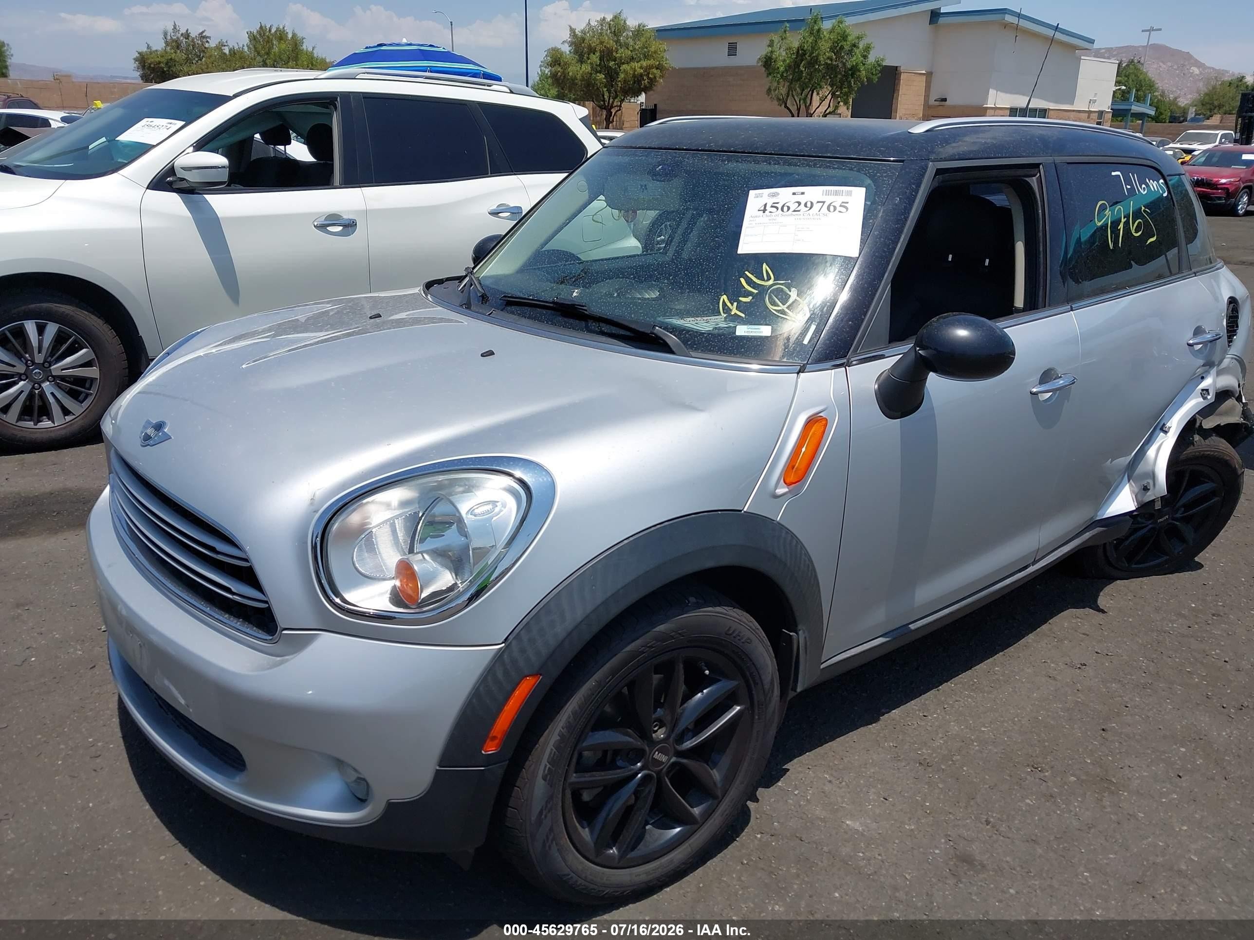 2015 Mini Countryman Cooper Silver vin: WMWZB3C59FWR43503