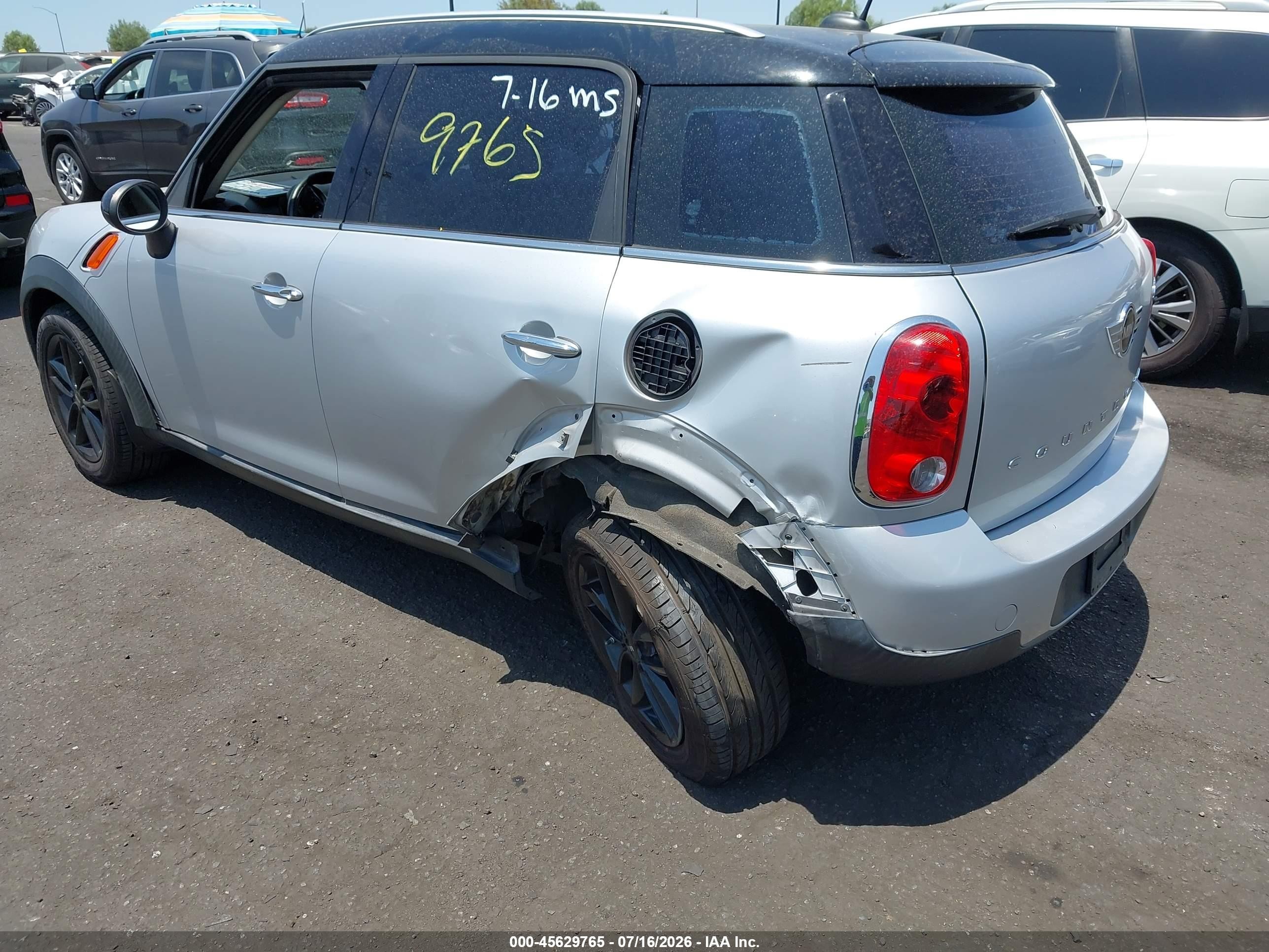 2015 Mini Countryman Cooper Silver vin: WMWZB3C59FWR43503