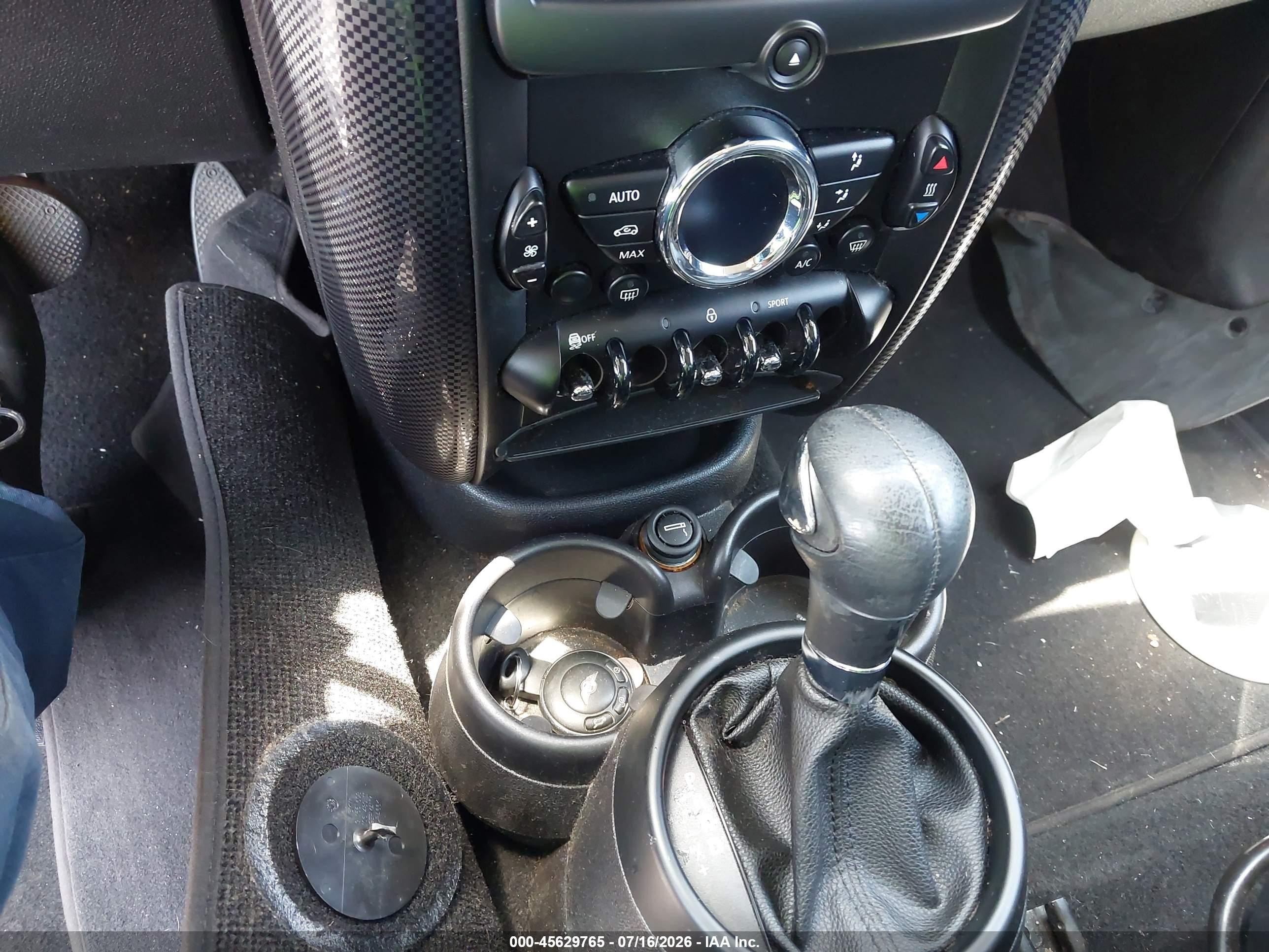 2015 Mini Countryman Cooper Silver vin: WMWZB3C59FWR43503