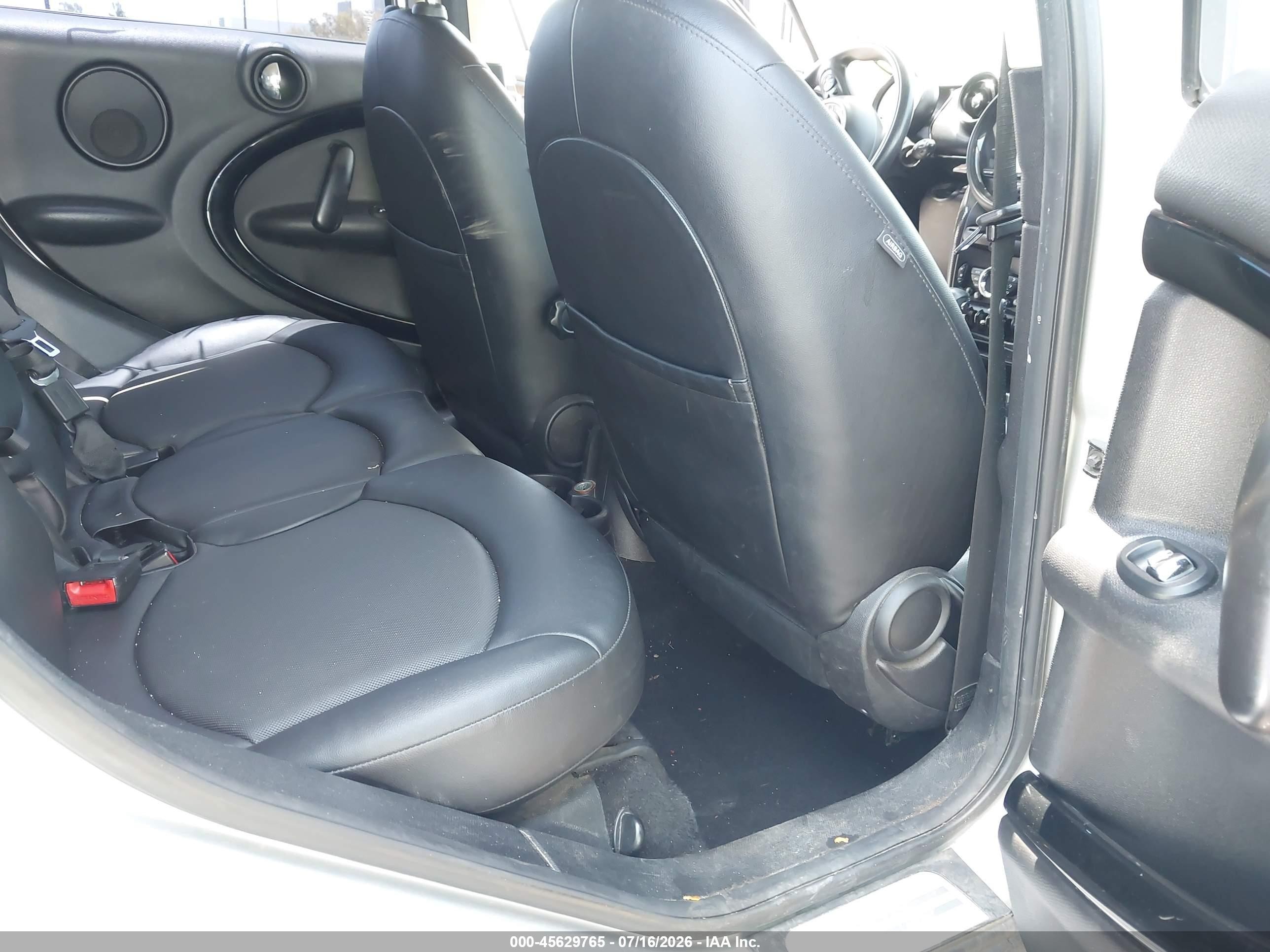 2015 Mini Countryman Cooper Silver vin: WMWZB3C59FWR43503